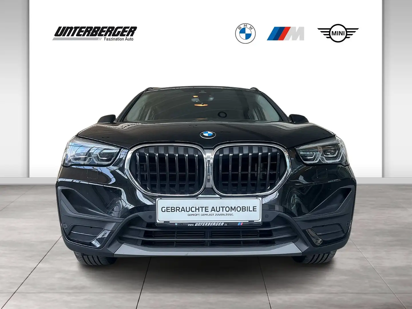 BMW X1 sDrive18d F48 Schwarz - 2