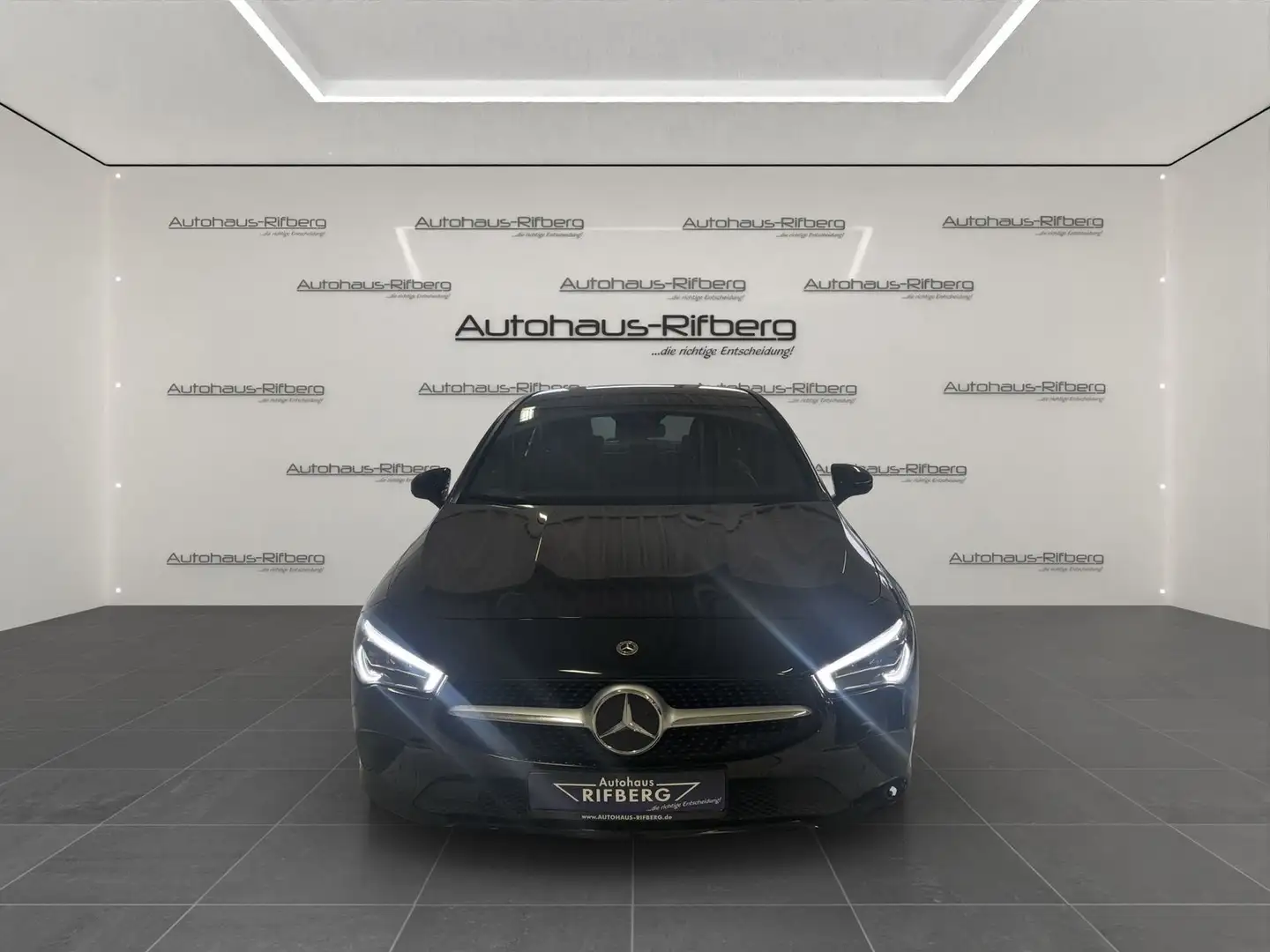 Mercedes-Benz CLA 250 e 8G LED/AHK/Kamera/Navi Schwarz - 2