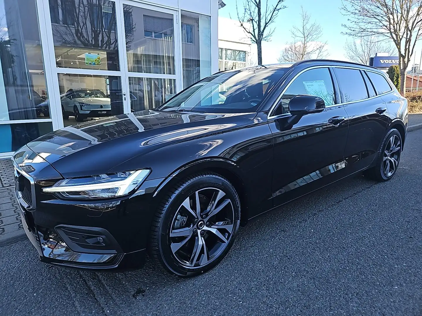 Volvo V60 B4 Core Sitz-Komfort-P. Winter-Paket Schwarz - 1