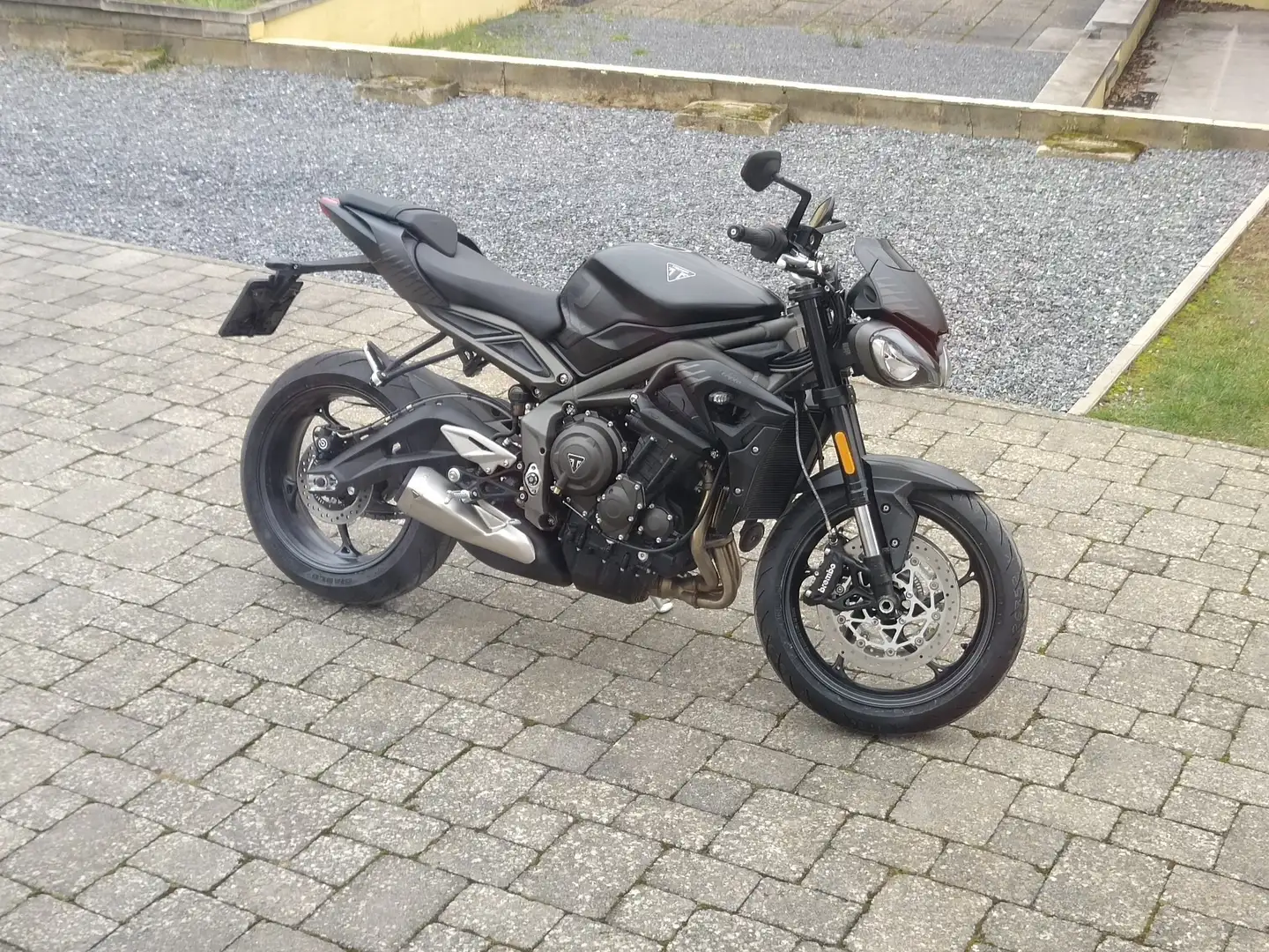 Triumph Street Triple R 765, Quickshifter↕️, Heated grips, Fly screen, 17L Negro - 1