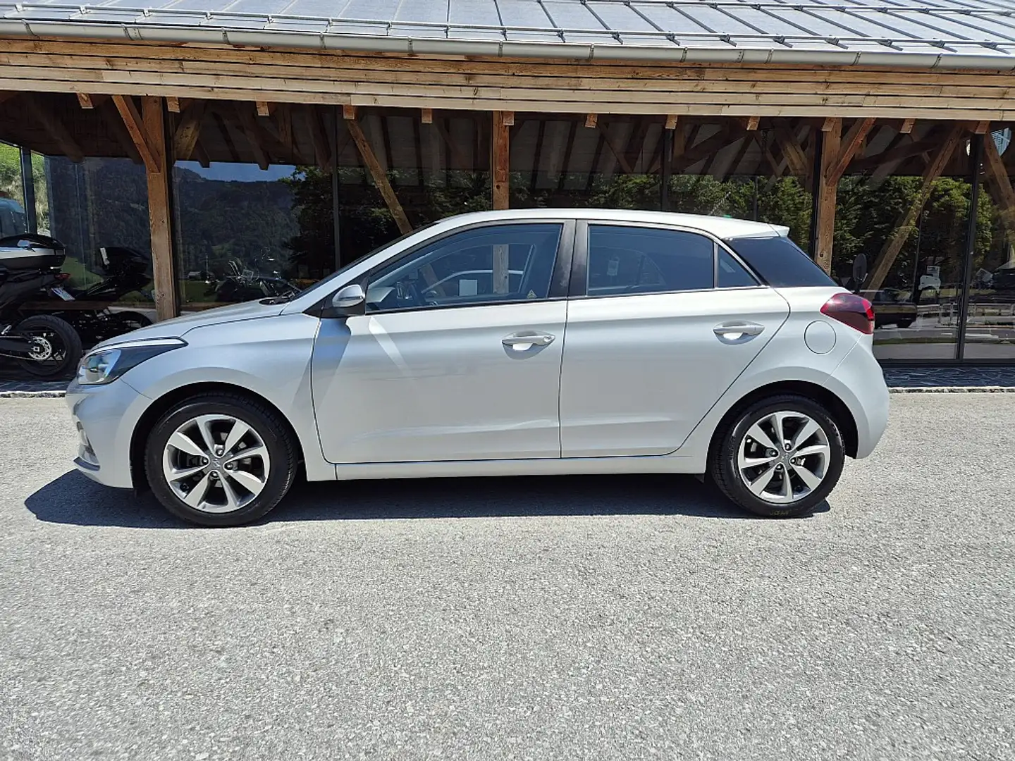 Hyundai i20 1,25 Level 2 Argento - 2