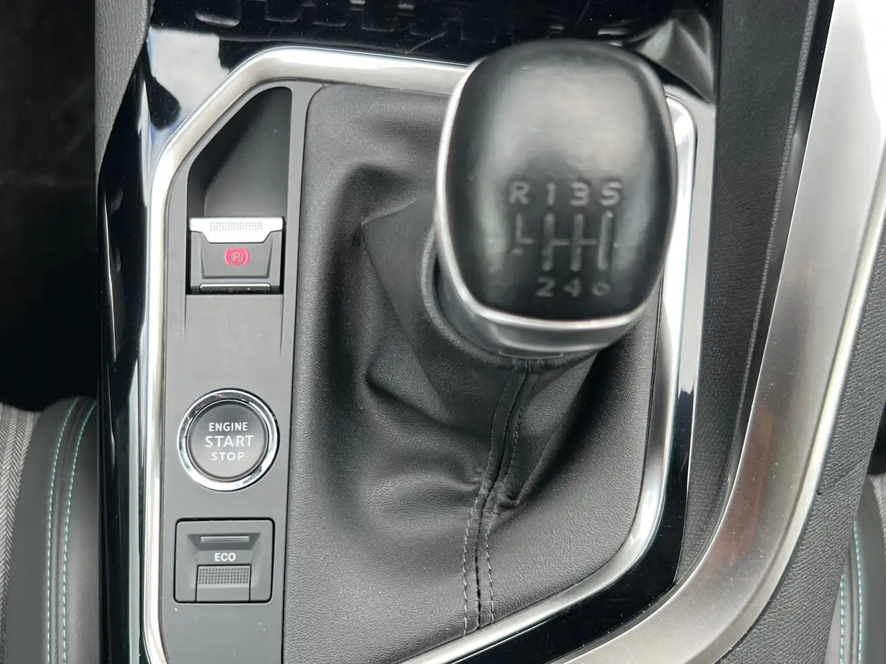 Peugeot 3008 1.2 ESSENCE 130CV / ALLURE / GRAND GPS / CAMERA / CRUISE / CARPLAY, миниатюра 22