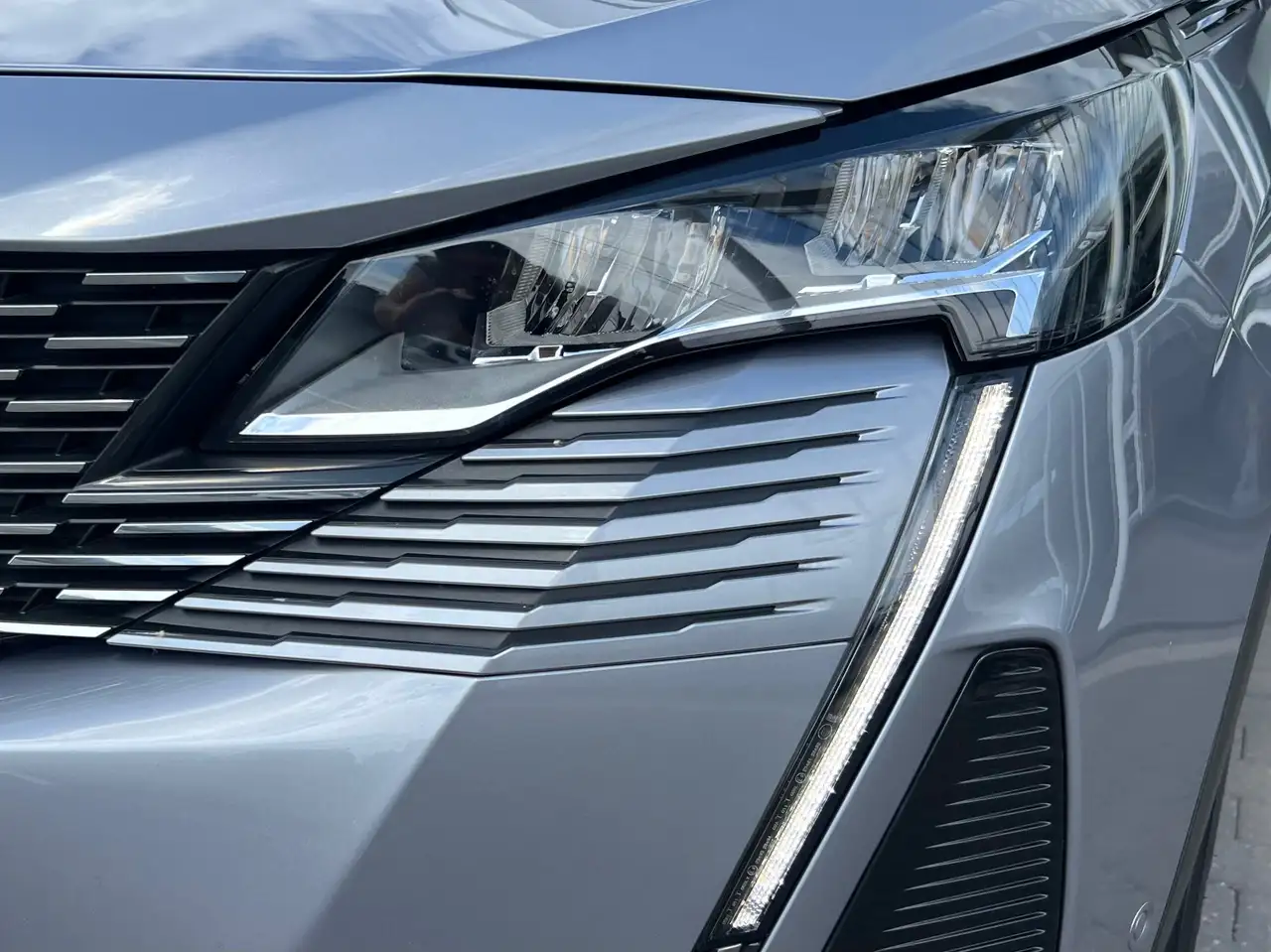 Peugeot 3008 1.2 ESSENCE 130CV / ALLURE / GRAND GPS / CAMERA / CRUISE / CARPLAY, миниатюра 2