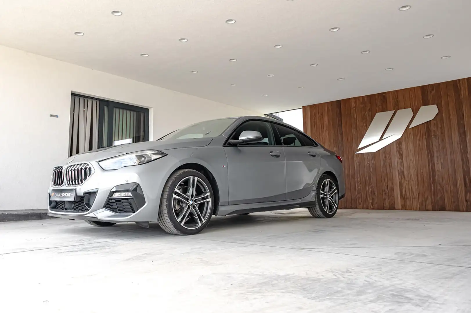 BMW 218 iA M-pack, Live Cockpit pro, Hifi, zetelverwarming Gris - 1