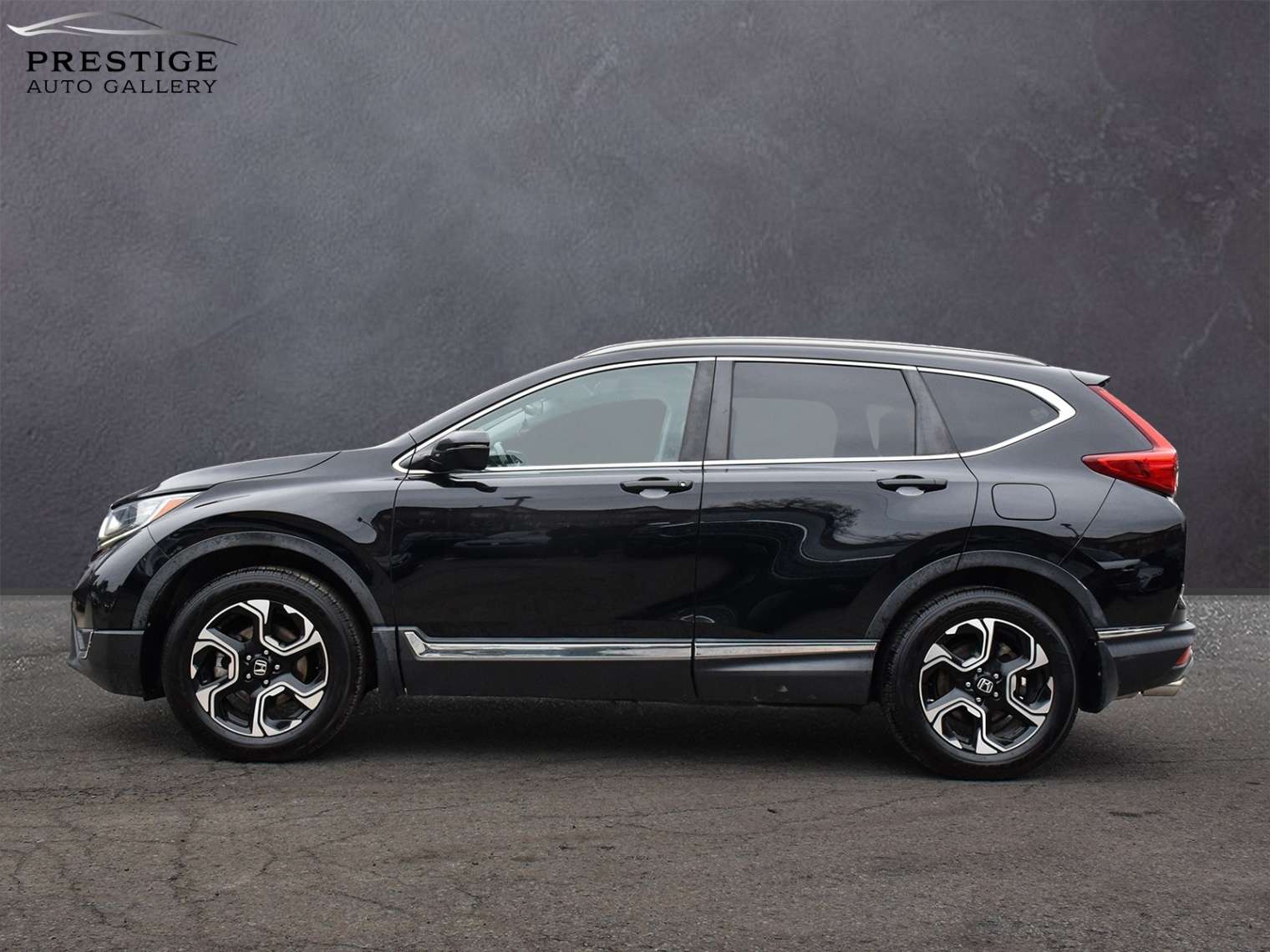 2017 Honda CR-V AWD TOURING SUMMER CLEARANCE SALE — снимка 1