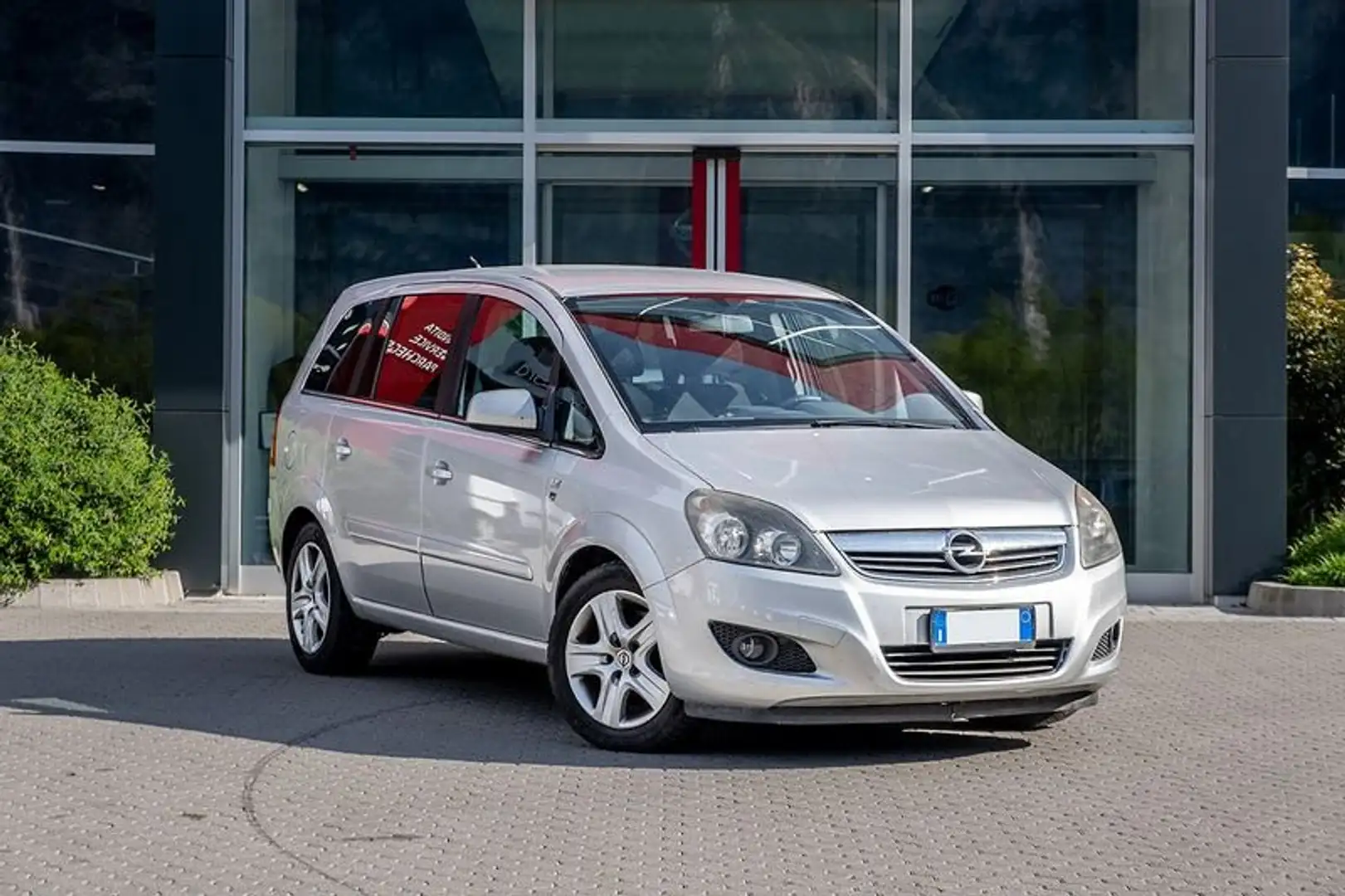 Opel Zafira 1.7 CDTI 125cv Cosmo 1036917 srebrna - 1