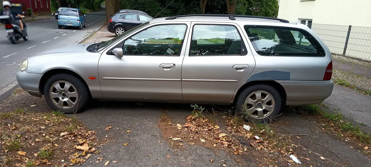 Ford Mondeo Turnier 16V Ghia, foto 3
