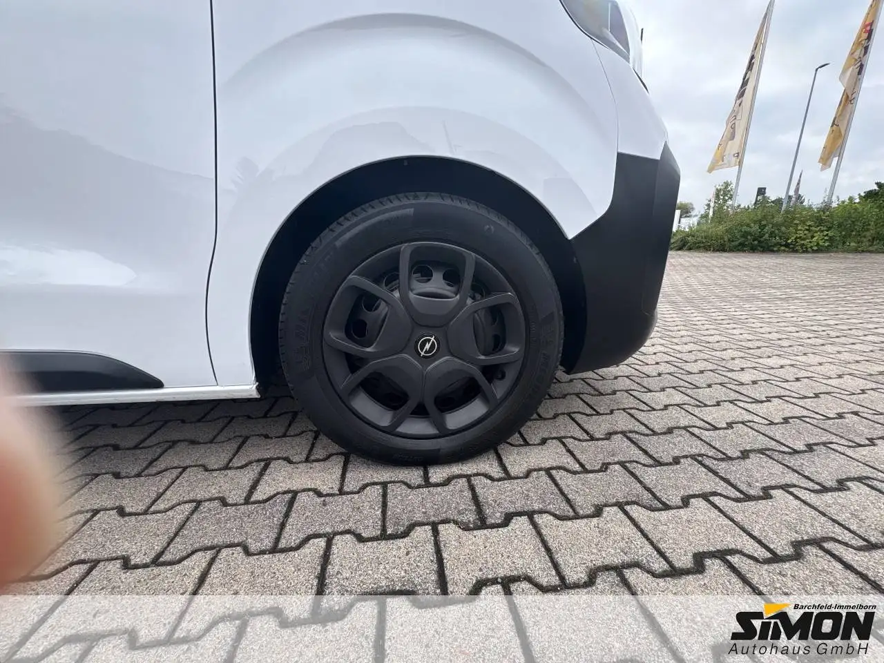 Opel Vivaro Kombi L 2.0 D 177PS 8-Gang Automatik / 9-Sitzer, Navi, PDC, миниатюра 29
