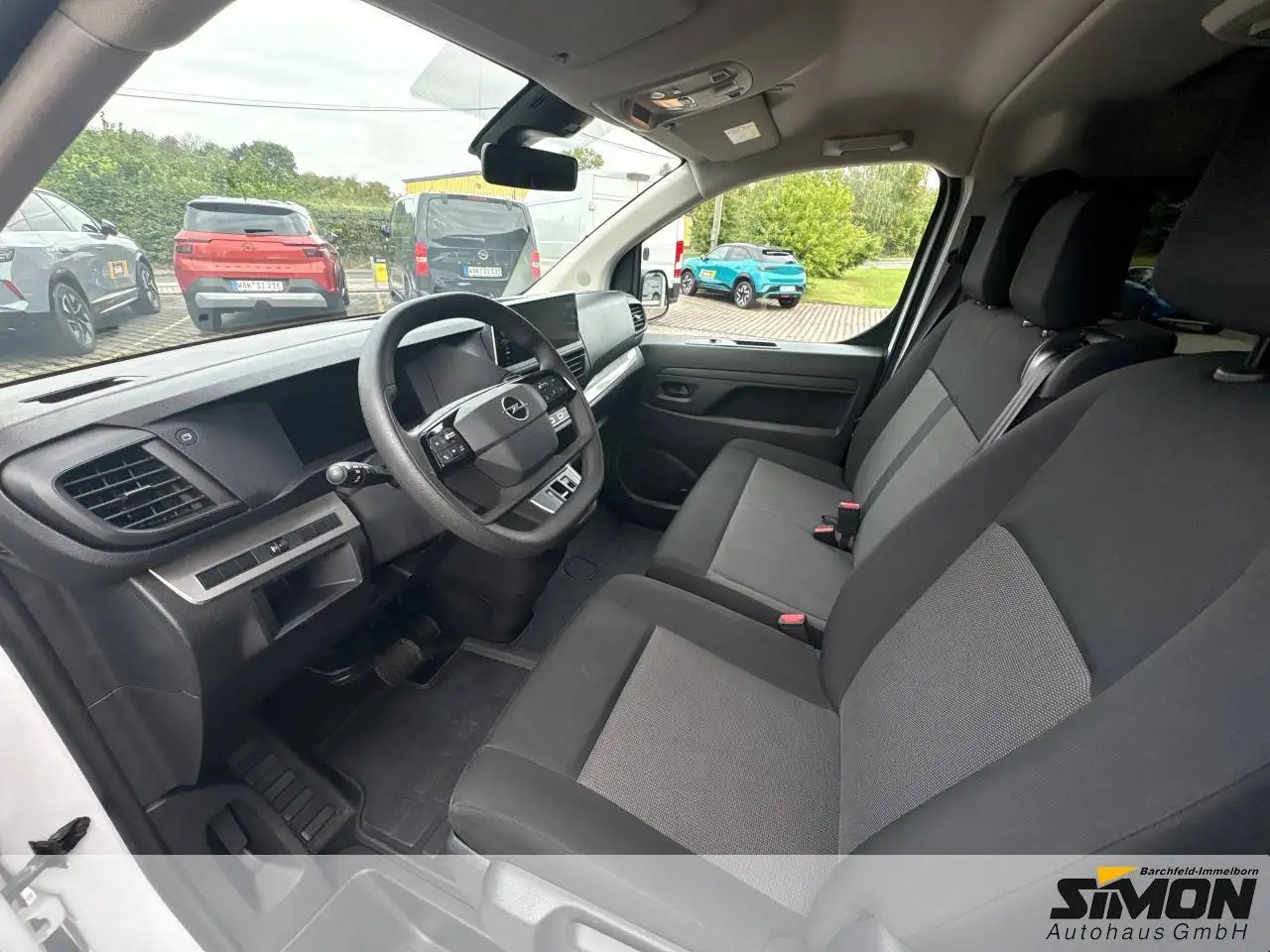 Opel Vivaro Kombi L 2.0 D 177PS 8-Gang Automatik / 9-Sitzer, Navi, PDC, миниатюра 12