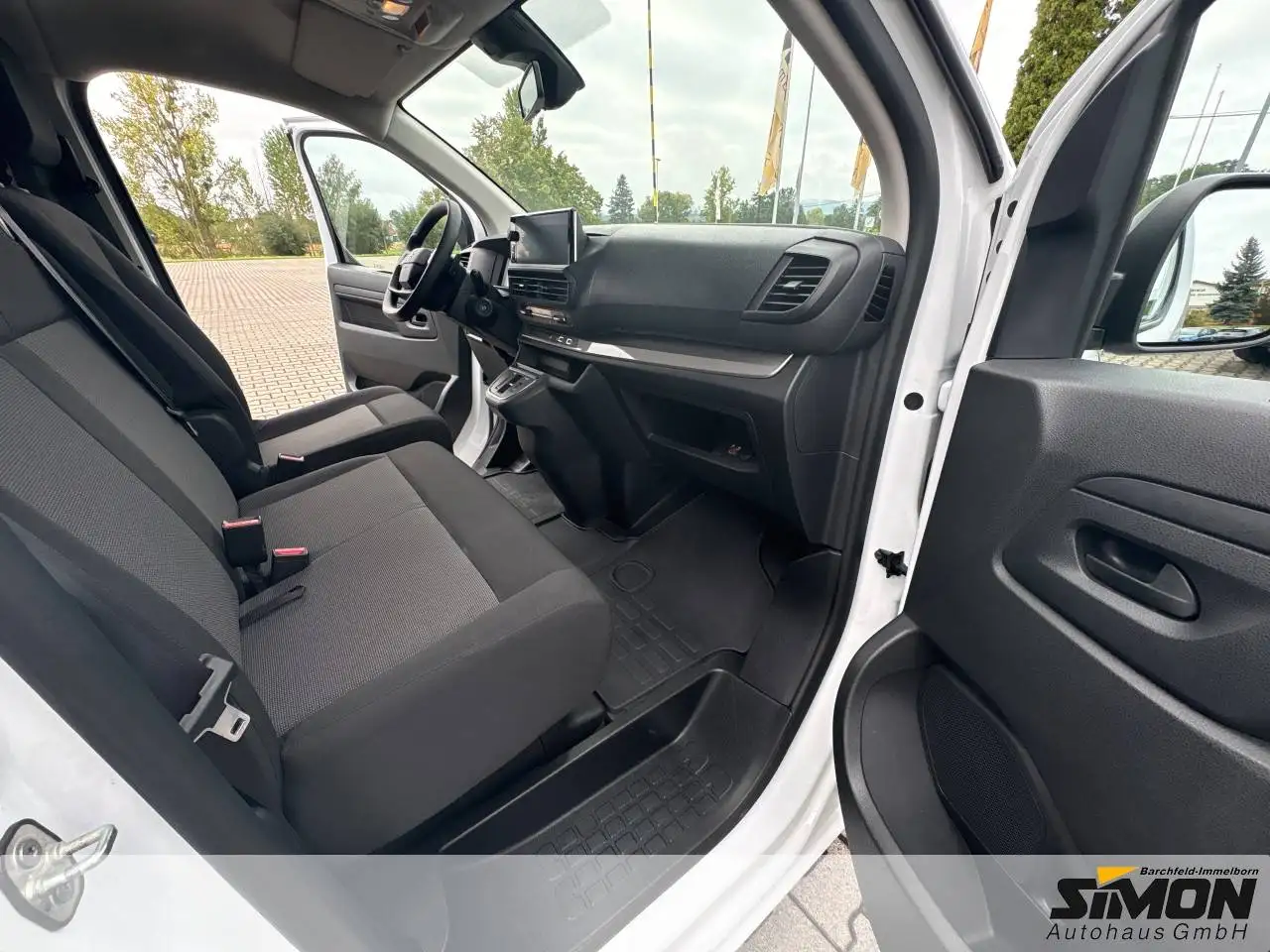 Opel Vivaro Kombi L 2.0 D 177PS 8-Gang Automatik / 9-Sitzer, Navi, PDC, миниатюра 13