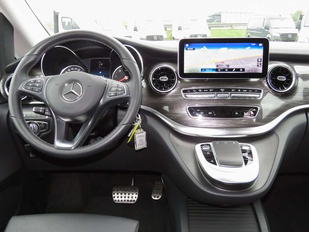 Mercedes-Benz V 250
