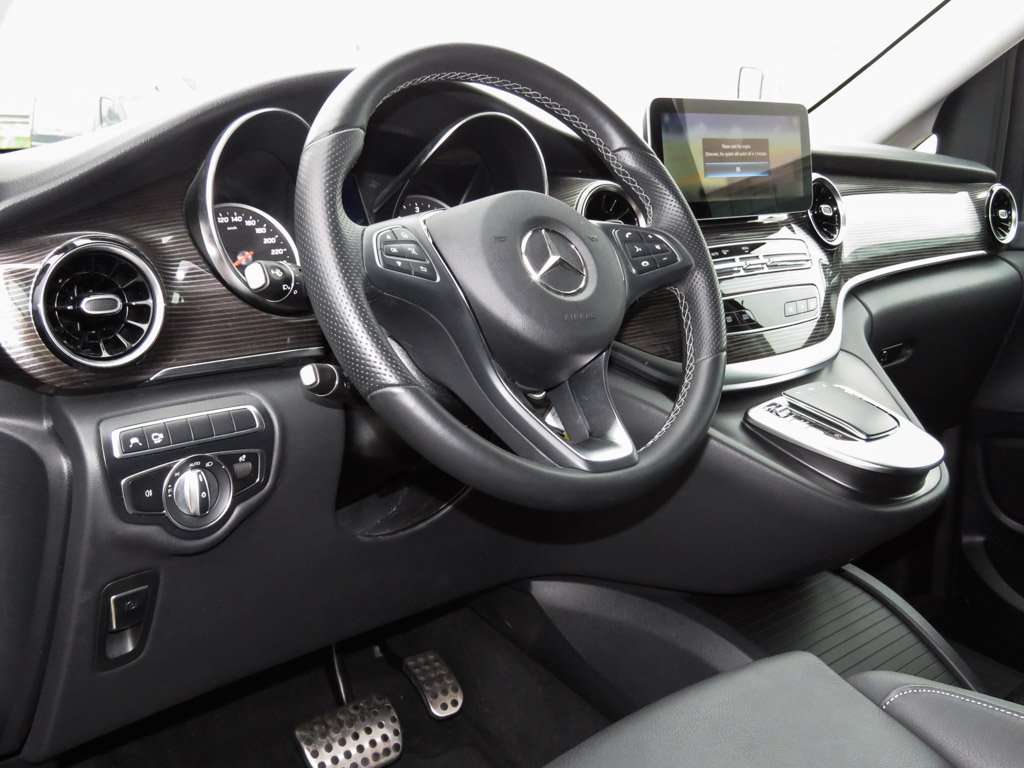Mercedes-Benz V 250
