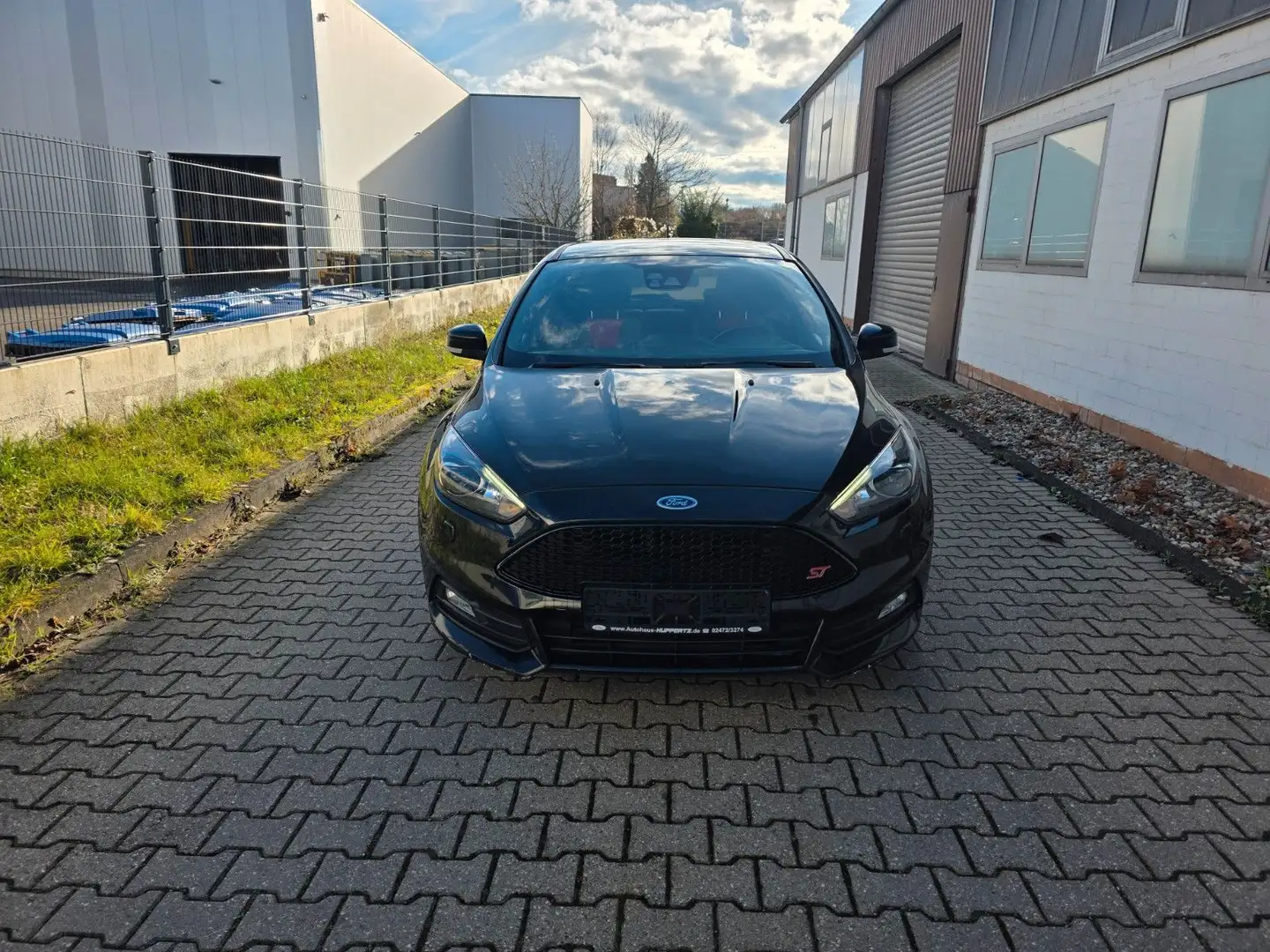 Ford Focus 2,0TDCi ST PowerS. Leder-Sport-Paket Schwarz - 2