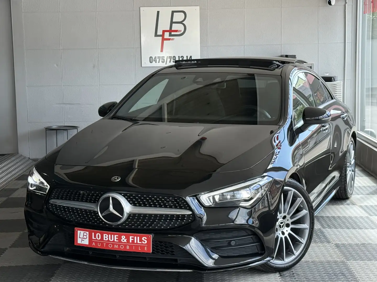 Mercedes-Benz CLA 180 AMG Toit Pano Noir - 1