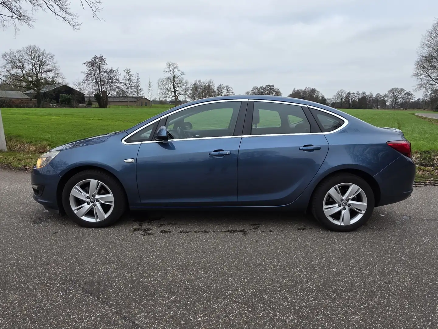 Opel Astra 1.4 Turbo Cosmo Zeer nette auto | 5drs | nw apk | Blau - 2