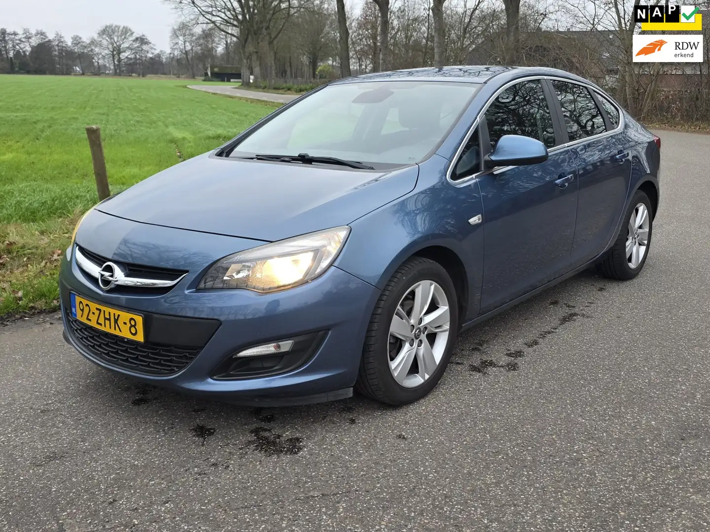 Opel Astra 1.4 Turbo Cosmo Zeer nette auto | 5drs | nw apk | Blau - 1