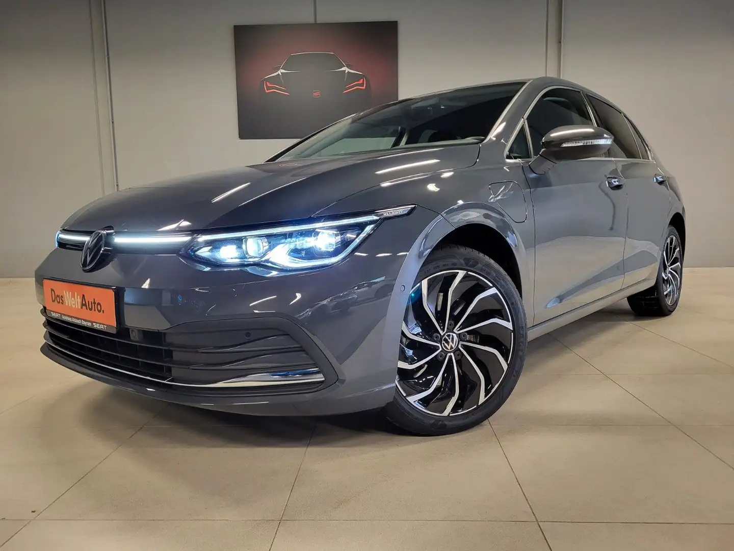Volkswagen Golf (VIII) "Style" 1.4 eHybrid *Navig.*AHK* Grau - 2