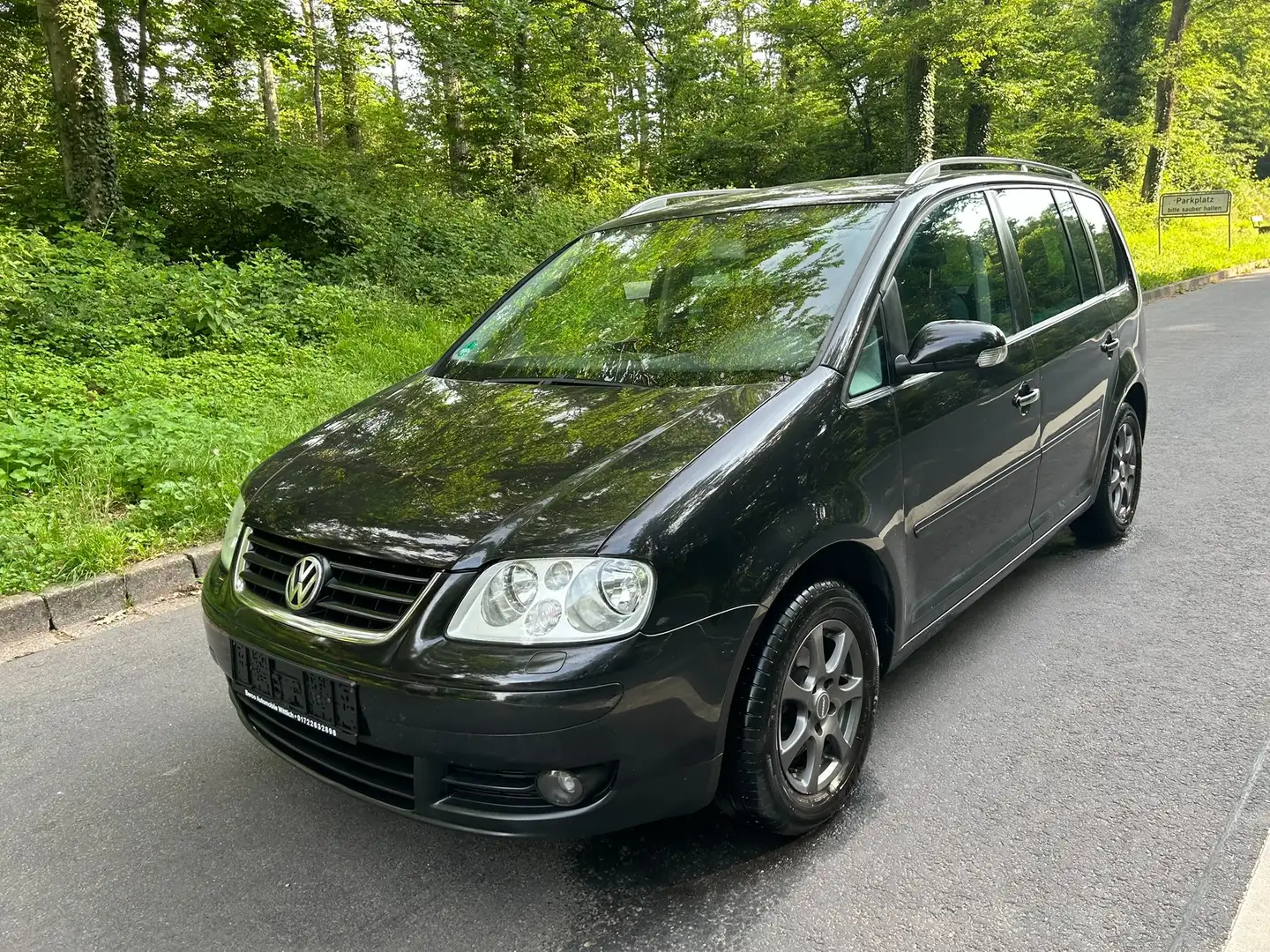 Volkswagen Touran 2.0 FSI - Tüv-Au NEU 06-2027 - STEUERKETTE NEU crna - 1
