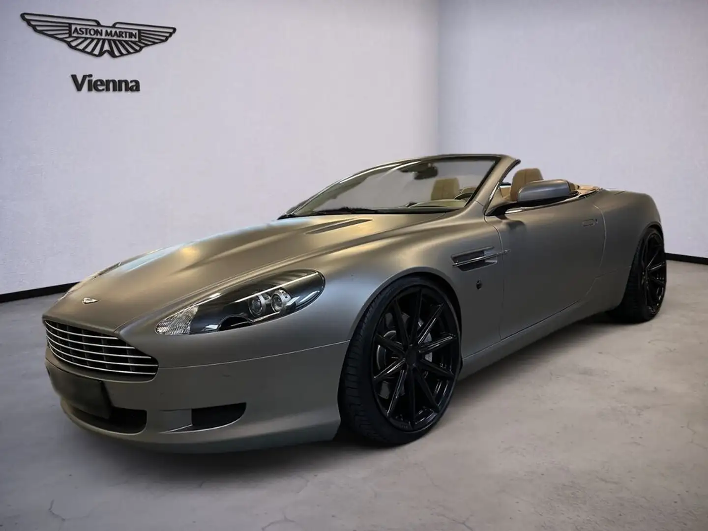 Aston Martin DB9 Volante / Sport Exhaust / Vossen Felgen Schwarz - 1