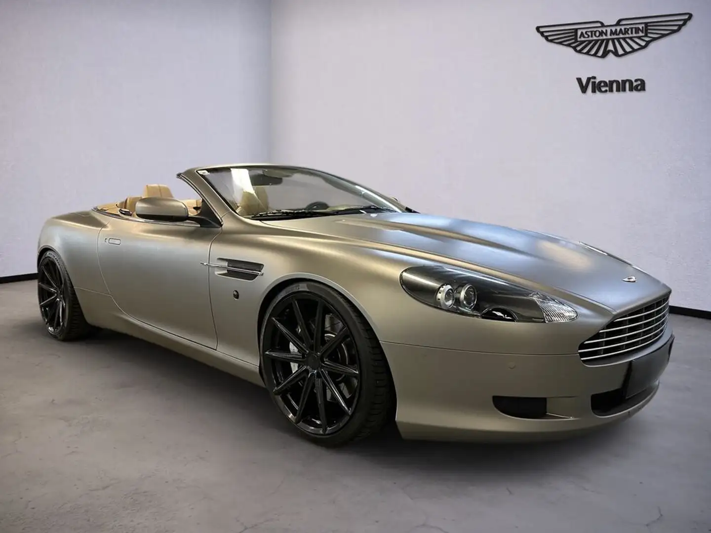 Aston Martin DB9 Volante / Sport Exhaust / Vossen Felgen Schwarz - 2