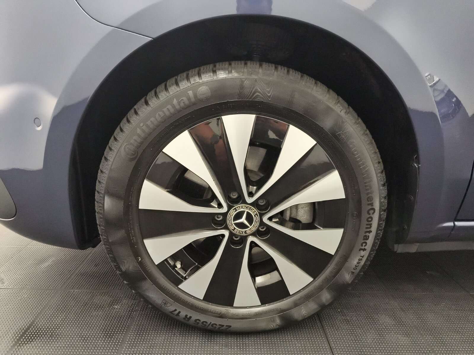 Mercedes-Benz V 220