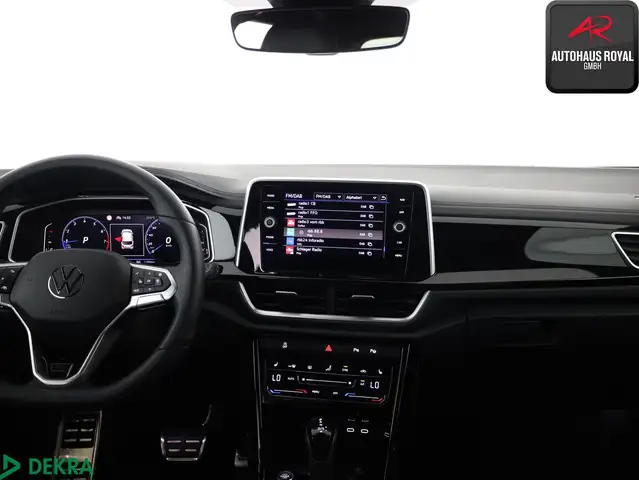 Volkswagen T-Roc view 8
