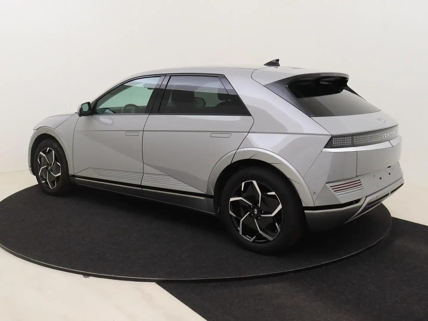 Hyundai IONIQ 5 77 kWh Balance 19" Grijs - 2