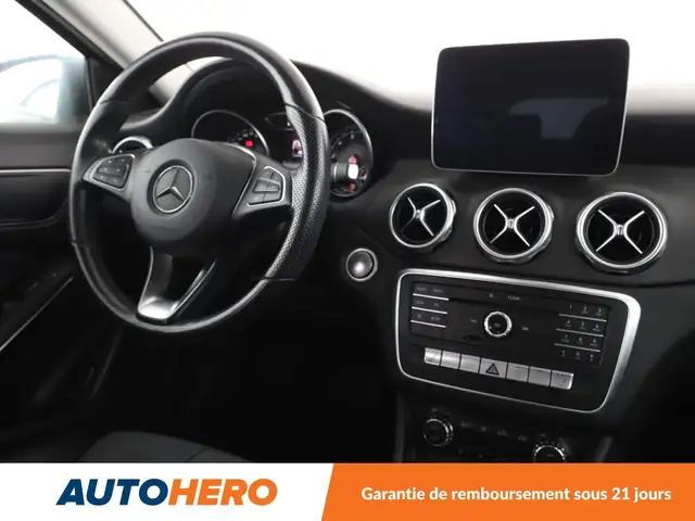 Mercedes-Benz Gla view 13
