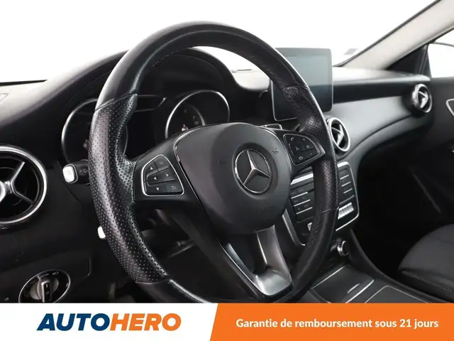 Mercedes-Benz Gla view 11
