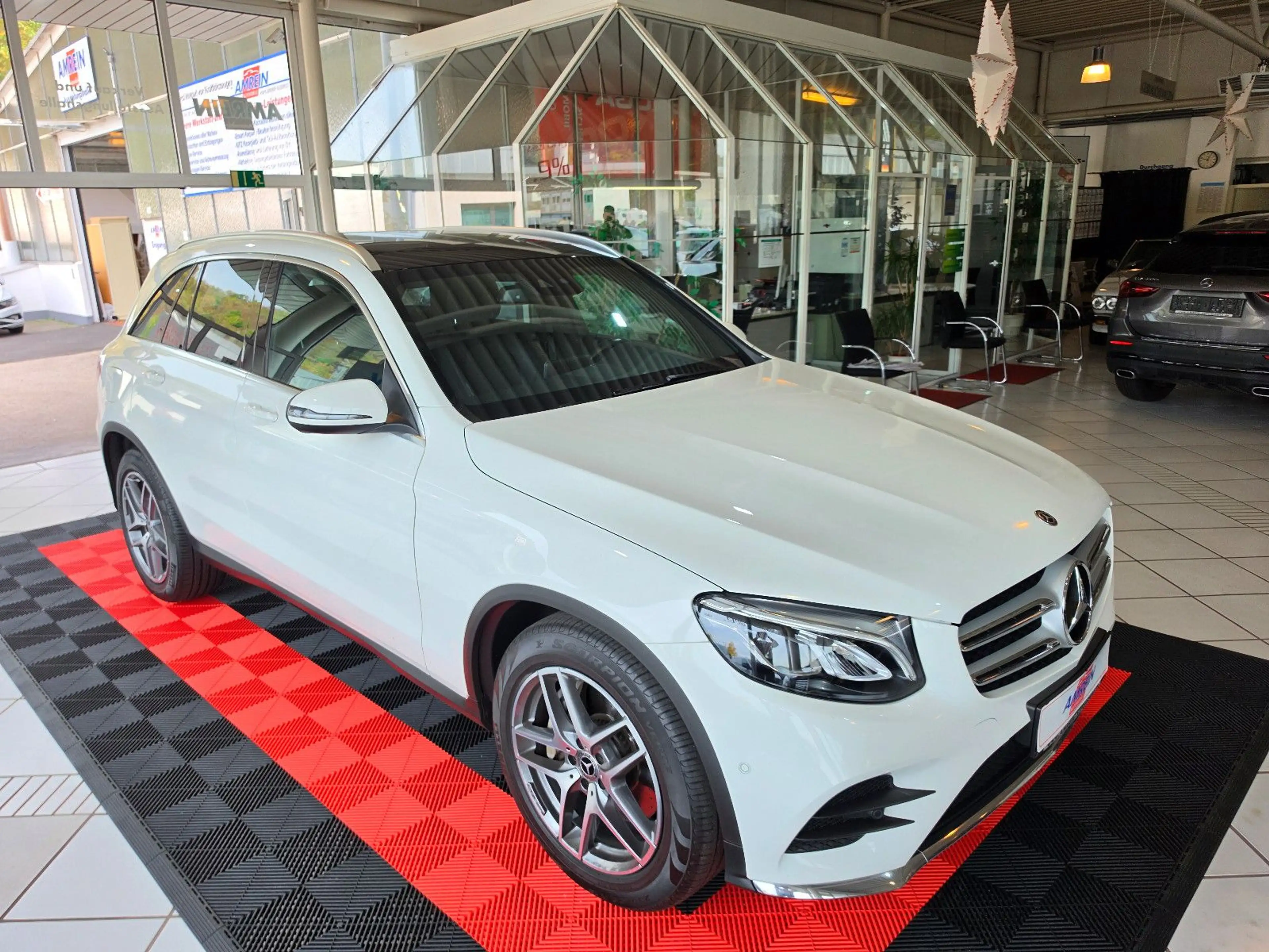 Mercedes-Benz GLC 250 4Matic AMG Line+KEYLESS GO+KAMERA+NAVI+ — photo 5