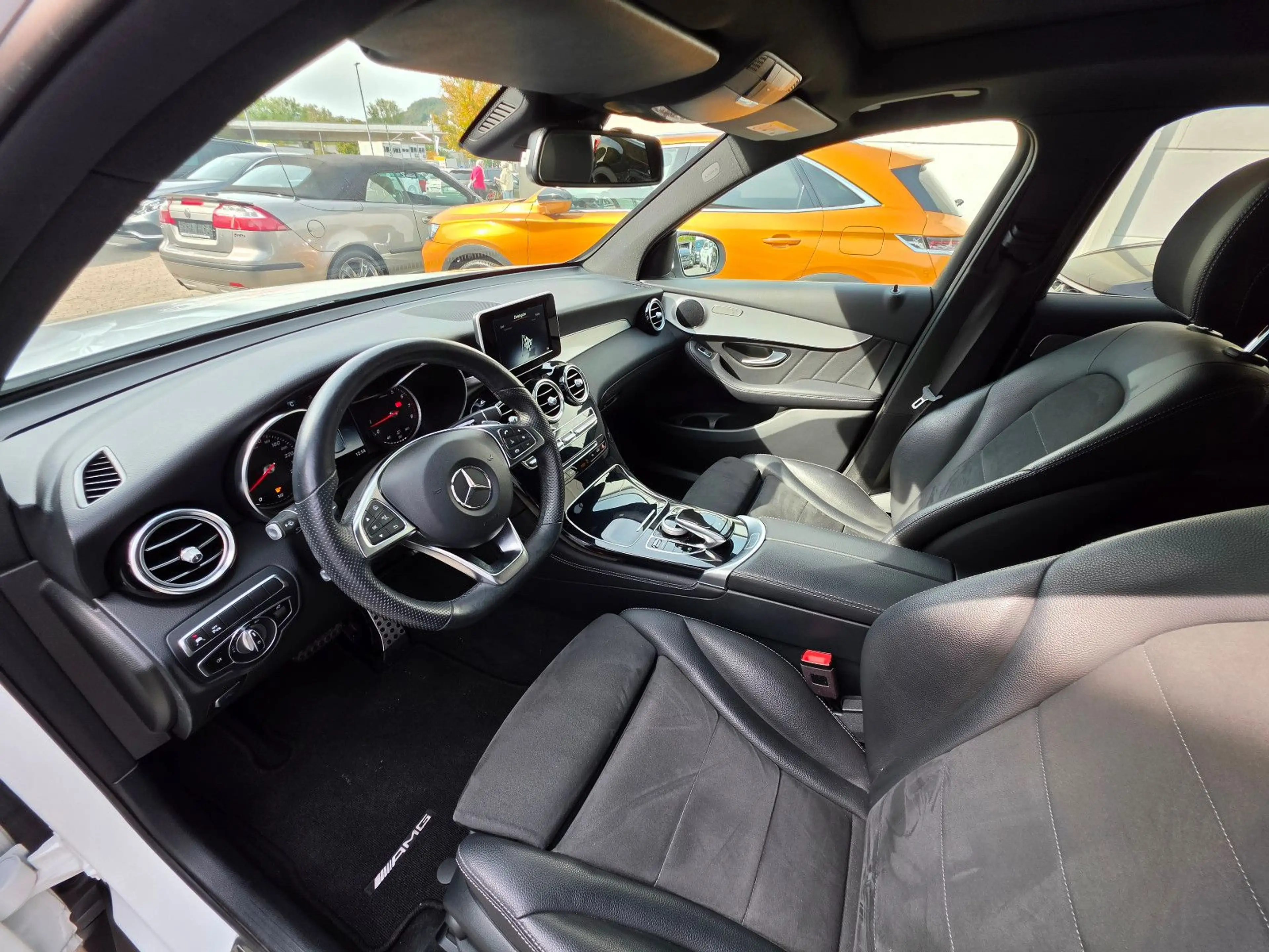 Mercedes-Benz GLC 250 4Matic AMG Line+KEYLESS GO+KAMERA+NAVI+ — photo 12
