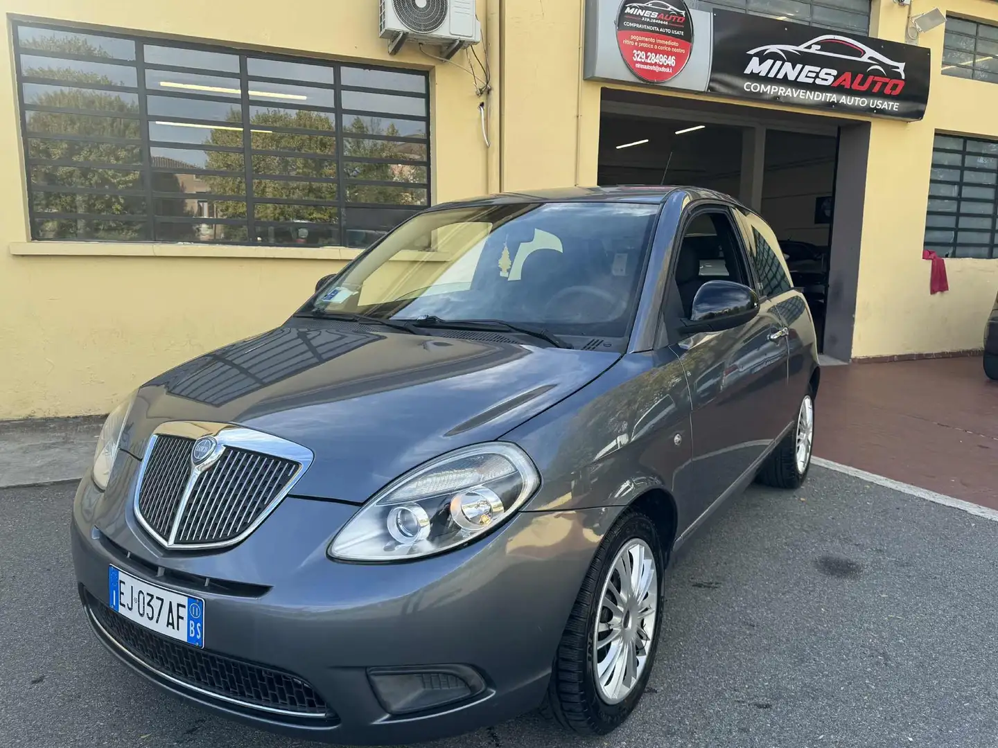Lancia Ypsilon Ypsilon II 2007 1.3 mjt 16v Diva E5 Gris - 1