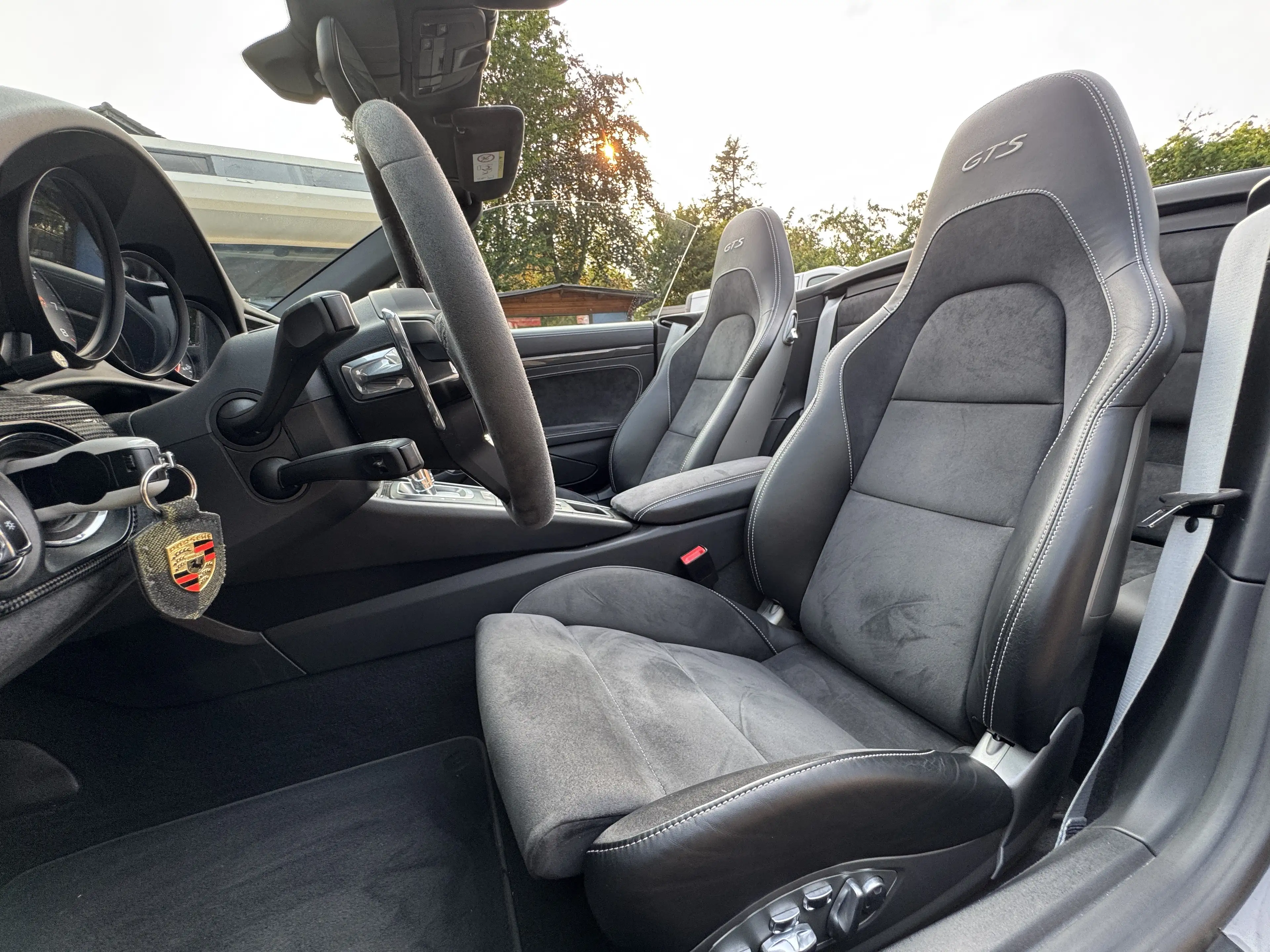 Porsche 991 991.2 Carrera 4 GTS Cabriolet Chrono Paket Memory Approved 6.2027 — photo 20