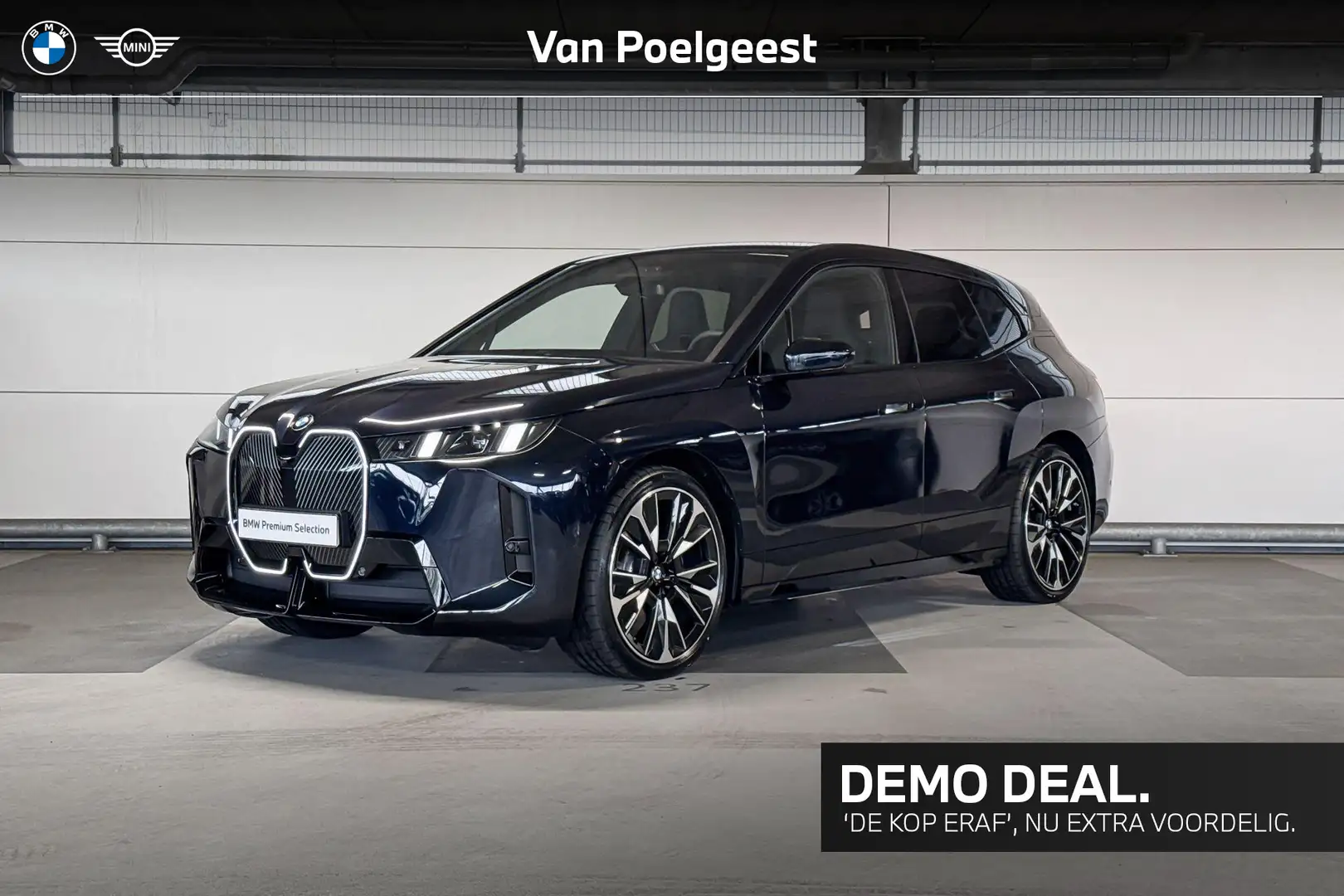 BMW iX xDrive45 101 kWh | Trekhaak met elektrisch wegklap Noir - 1