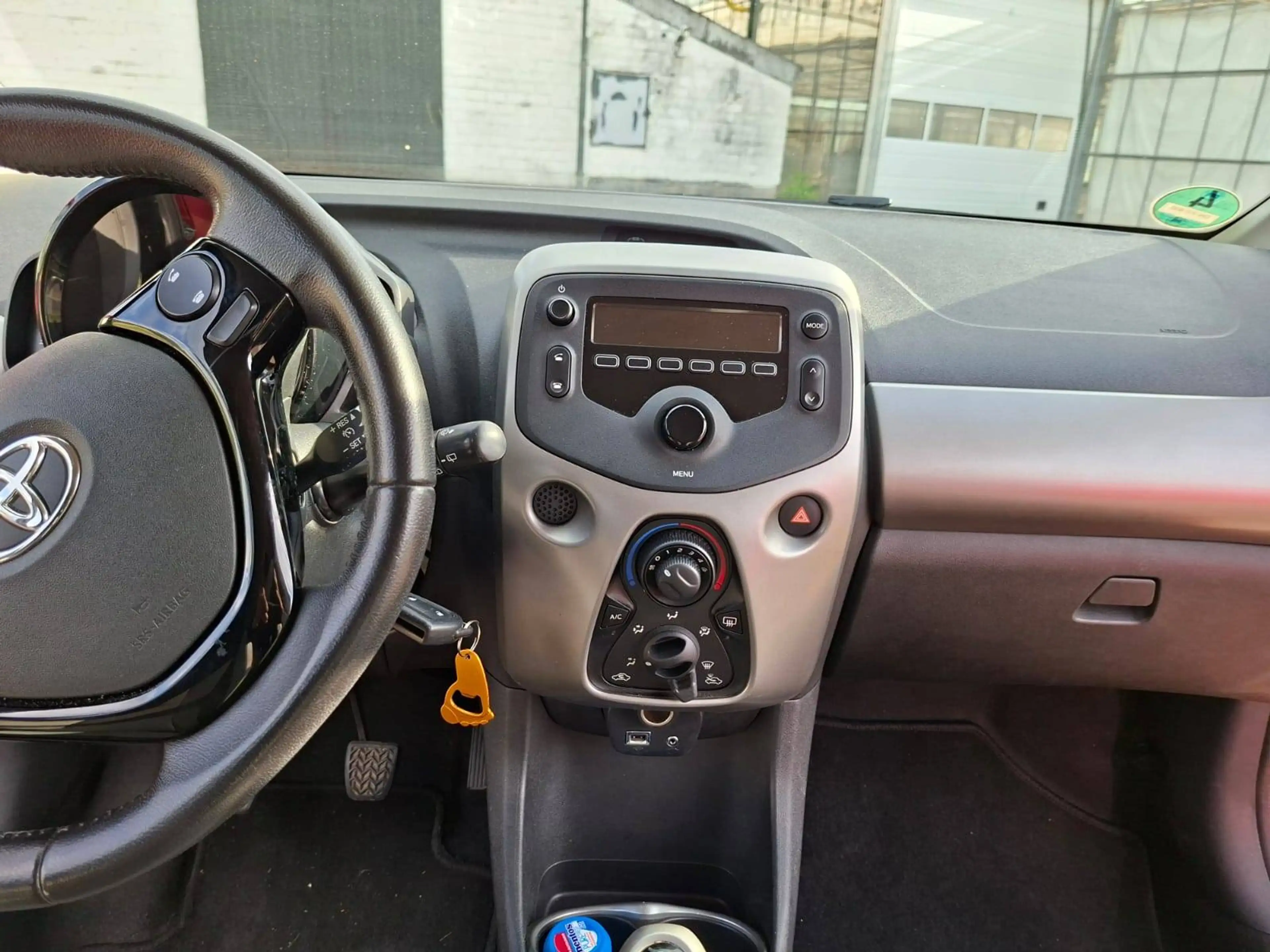 Toyota Aygo x-play Top Zustand Wenig gelaufen ,Klima — photo 14