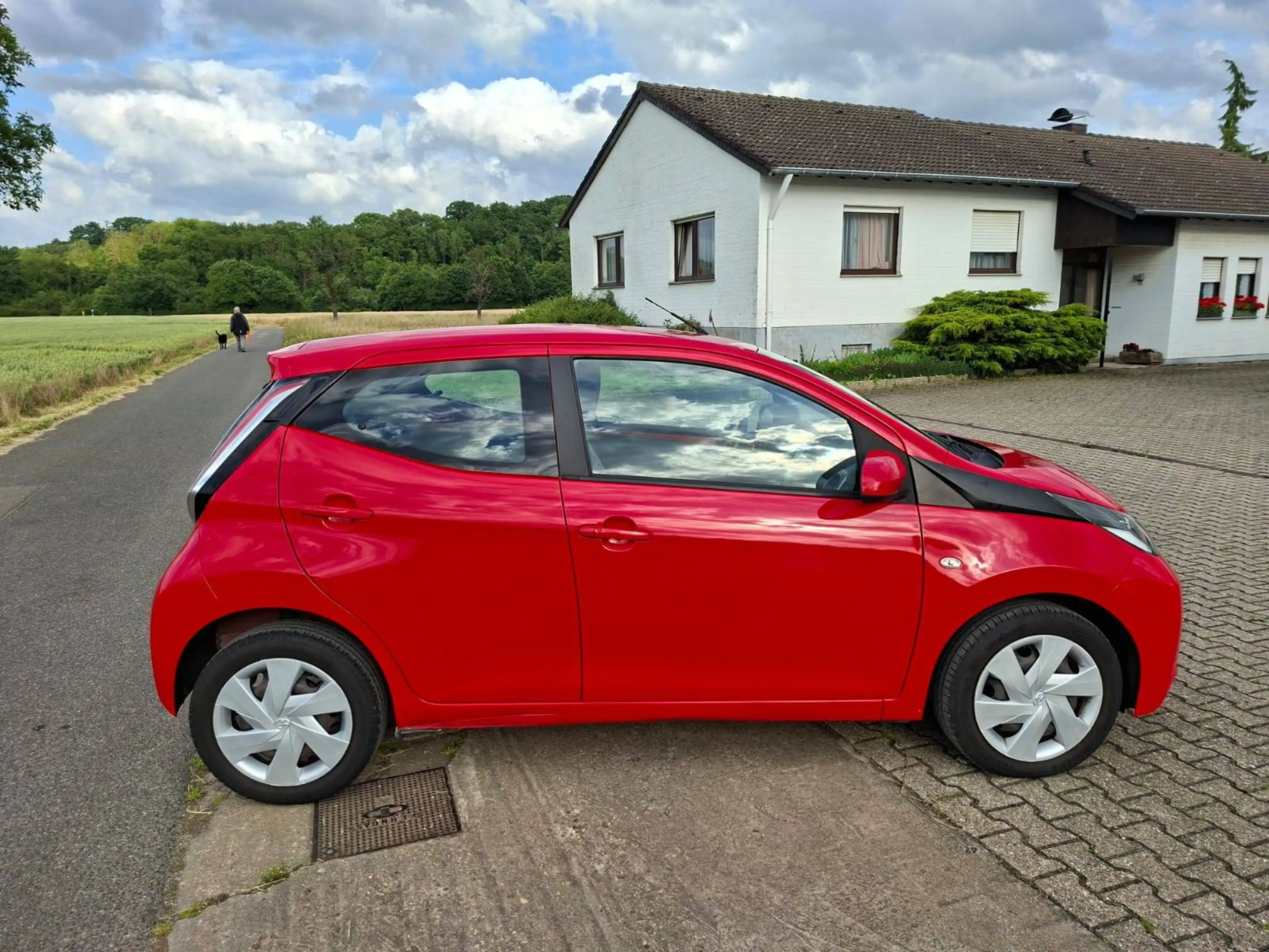 Toyota Aygo x-play Top Zustand Wenig gelaufen ,Klima — photo 6