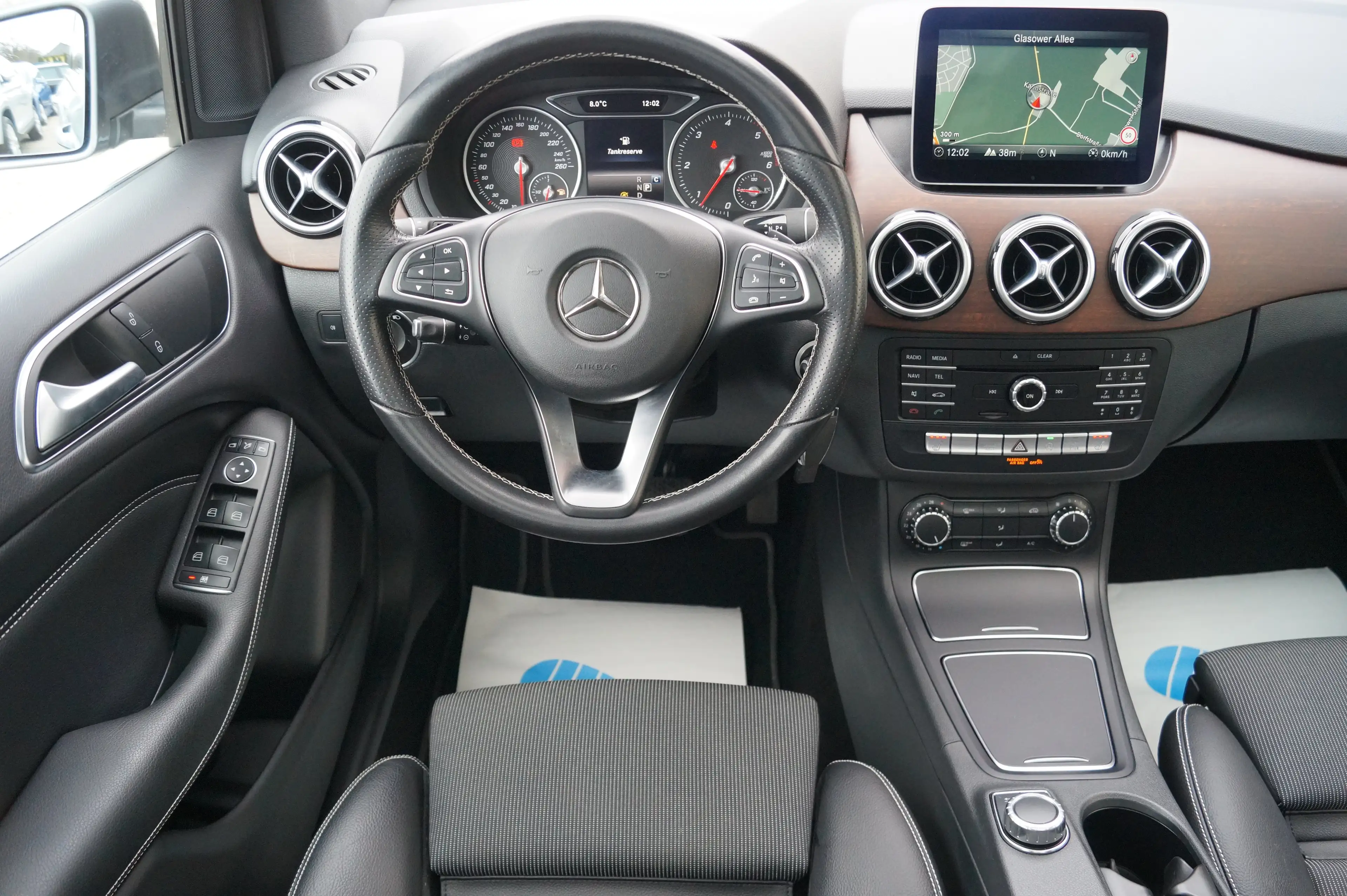 Mercedes-Benz B 220 B 220 d Urban Style Edition Pano — photo 10