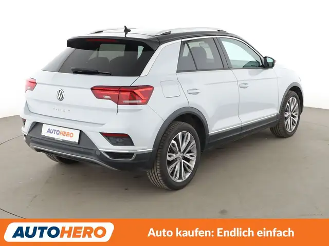 Volkswagen T-Roc view 6