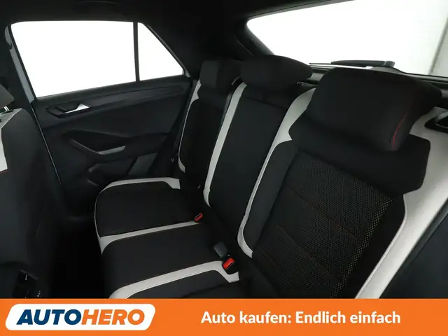 Volkswagen T-Roc view 14