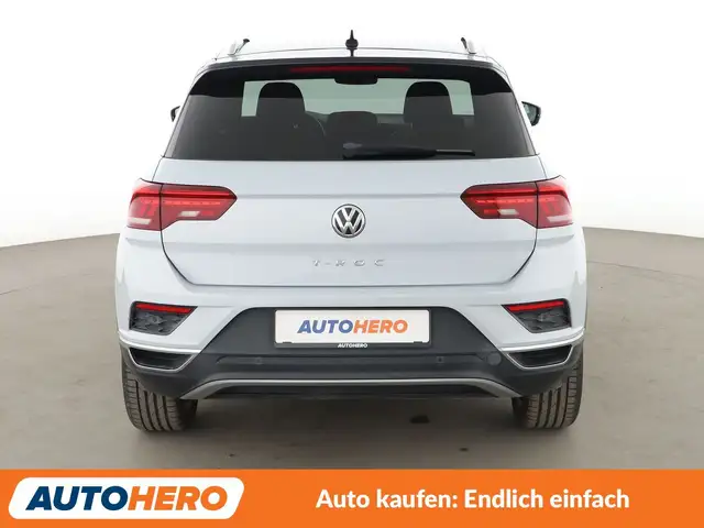 Volkswagen T-Roc view 5