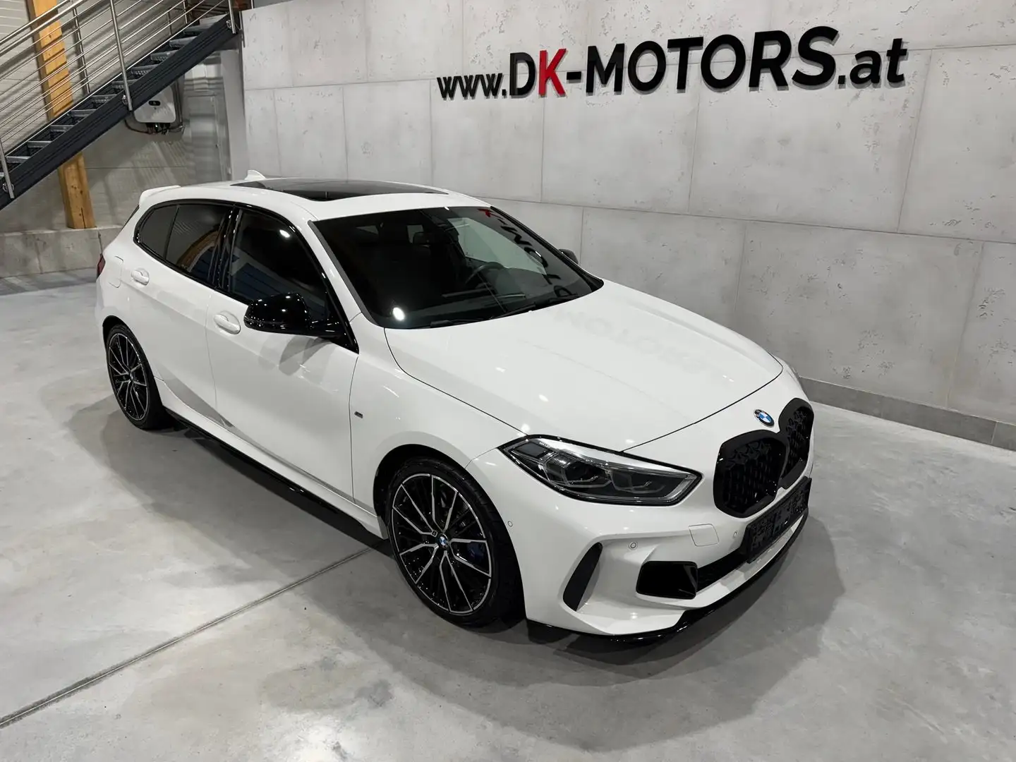 BMW 135 M135 i xDrive / Pano / HeadUp / Performance / RFK Weiß - 2