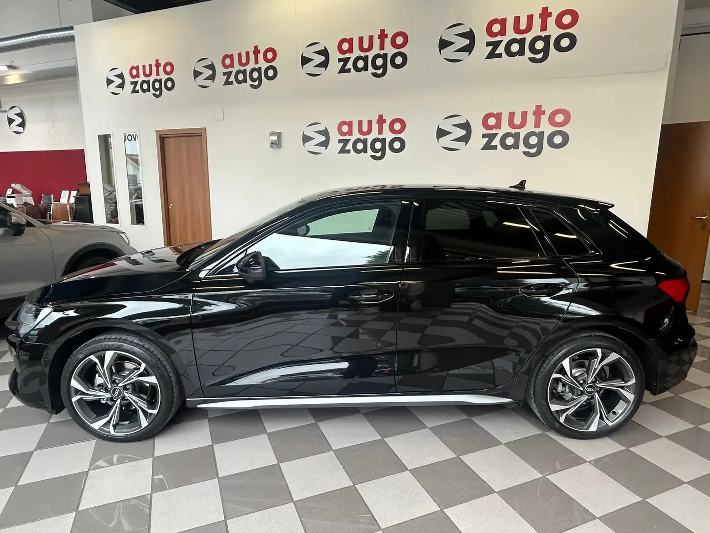 Audi A3 Sportback 35 TFSI S-Line Edition S-Tronic Negro - 2
