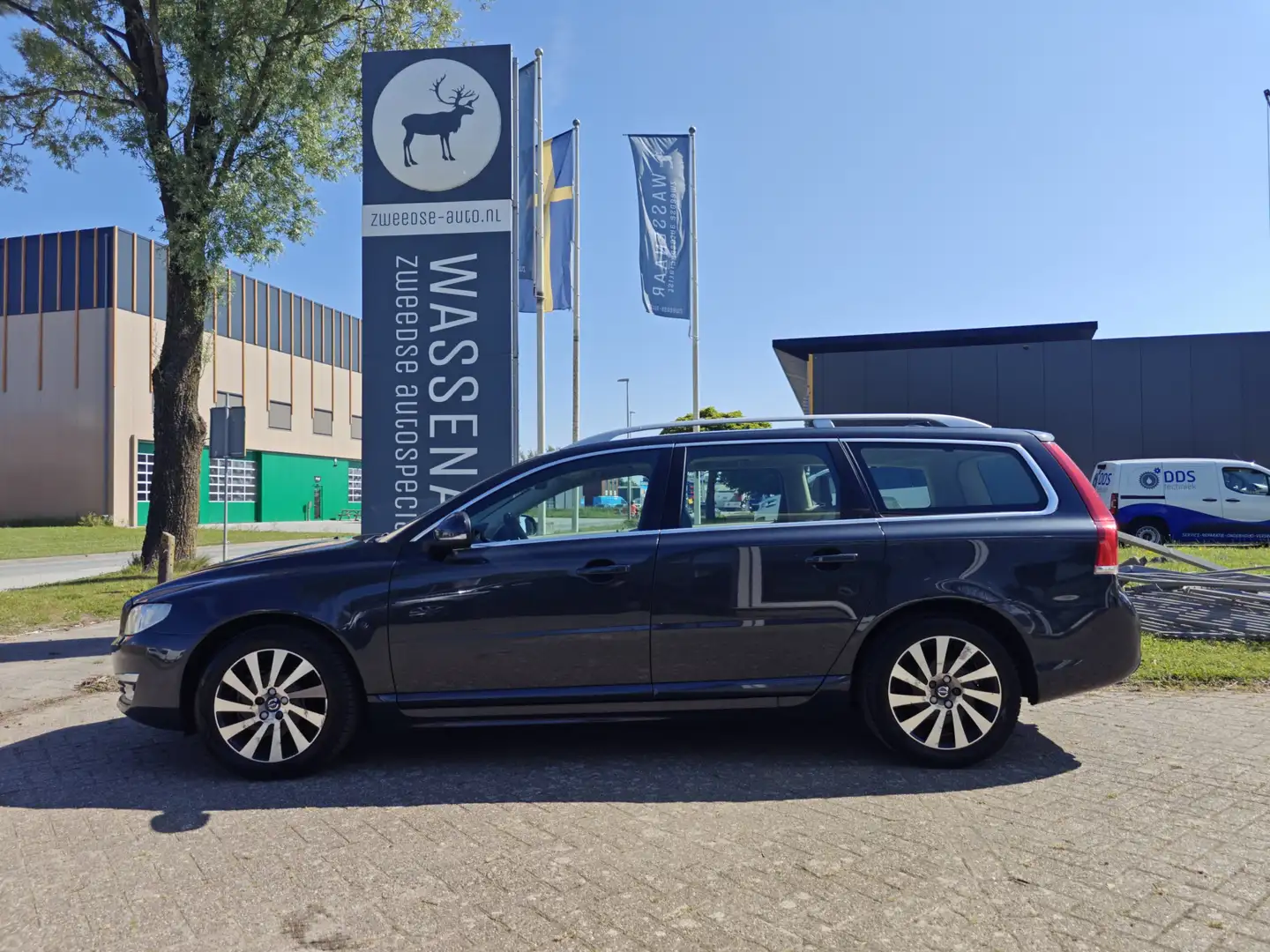 Volvo V70 2.0 D4 Inscription Edition | Alleen EXPORT | Trekh Gris - 2