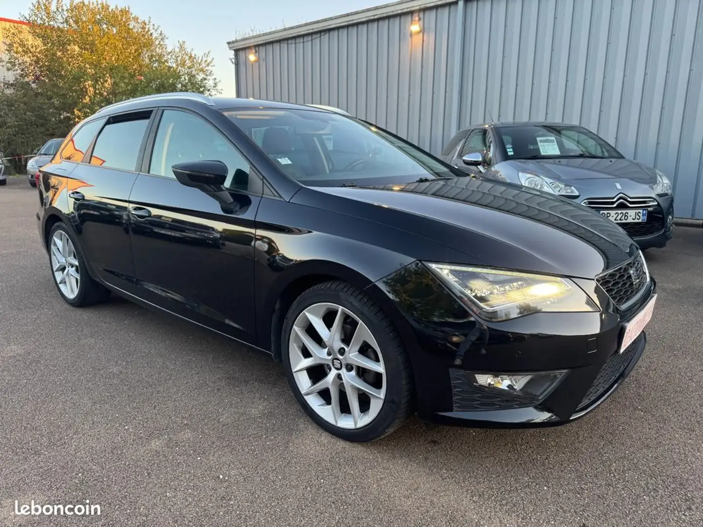 SEAT Leon 2l tdi 150 ch fr Schwarz - 2