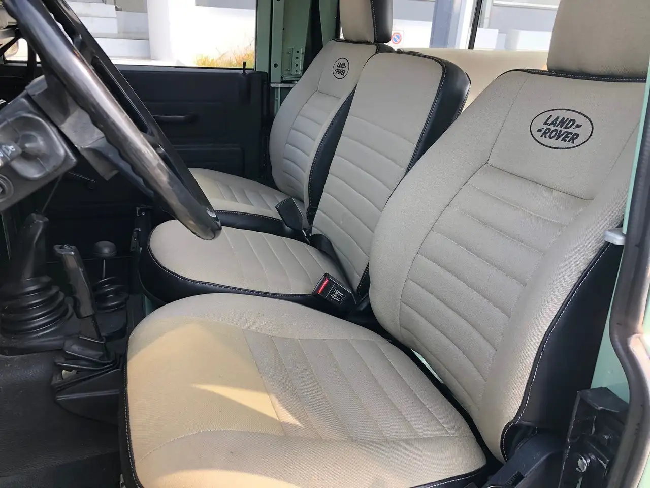 Land Rover Defender 90 2.5 diesel Hard Top Heritage, foto 9