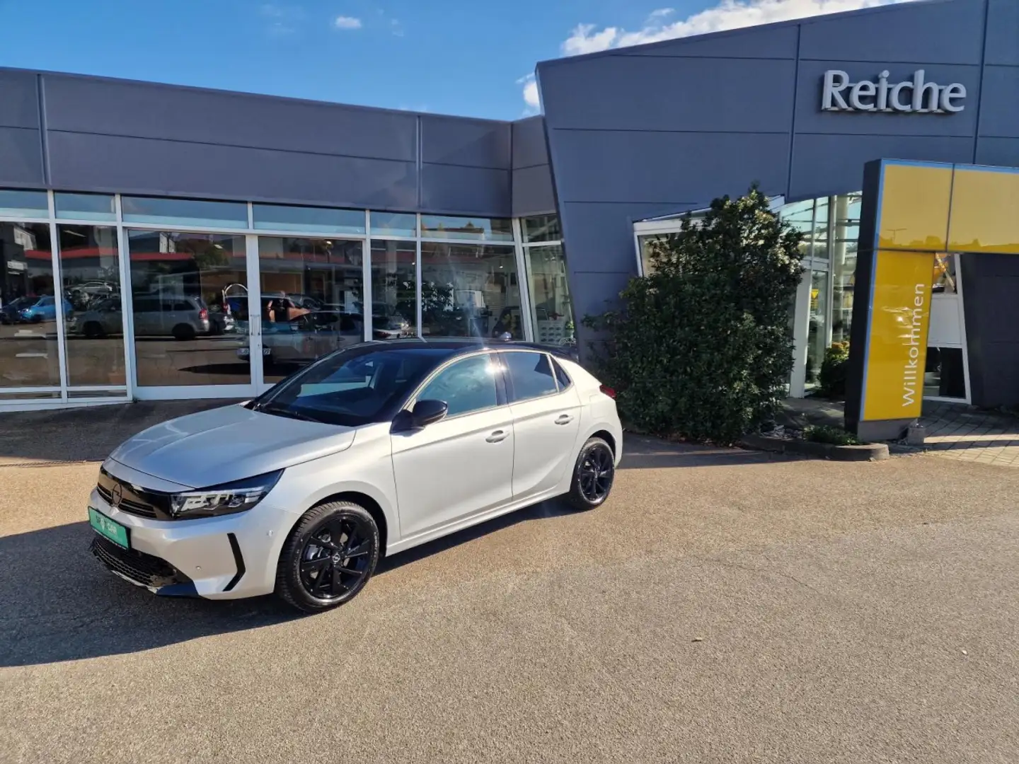 Opel Corsa GS 1,2 AT+MATRIX+NAV+SHZ+LHZ+TWW+RFK+PDC Klima Grau - 1