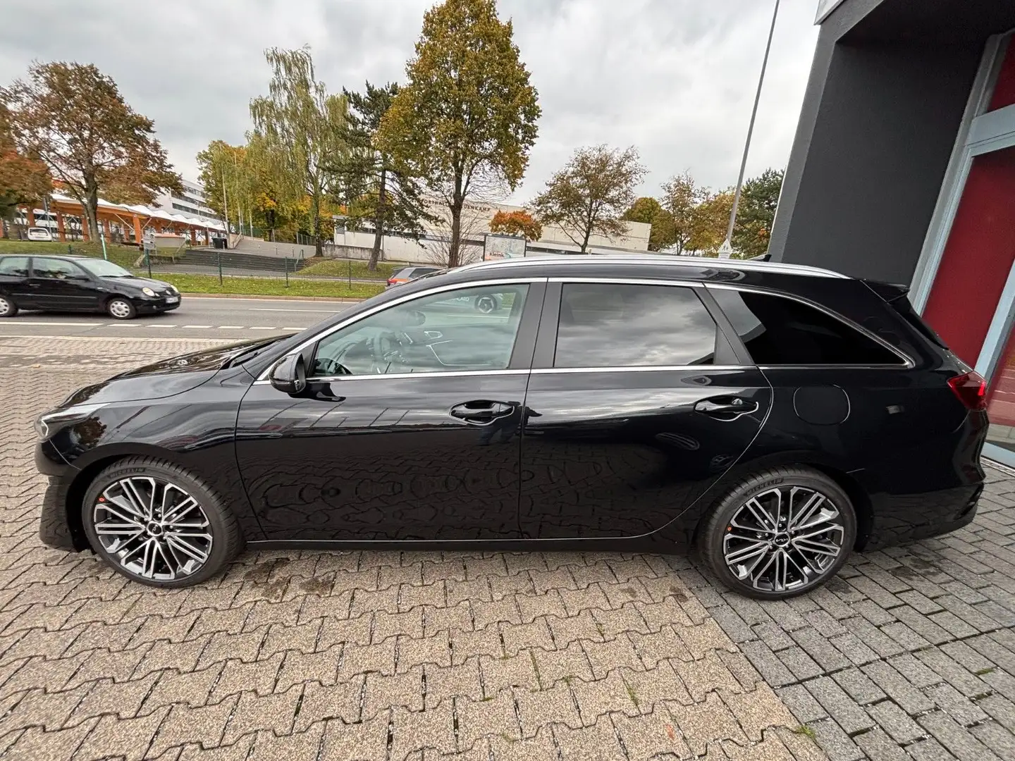 Kia Ceed SW / cee'd SW Ceed SW GT-Line AUTOM. LEDER PANO KAMERA LED NEU Schwarz - 2
