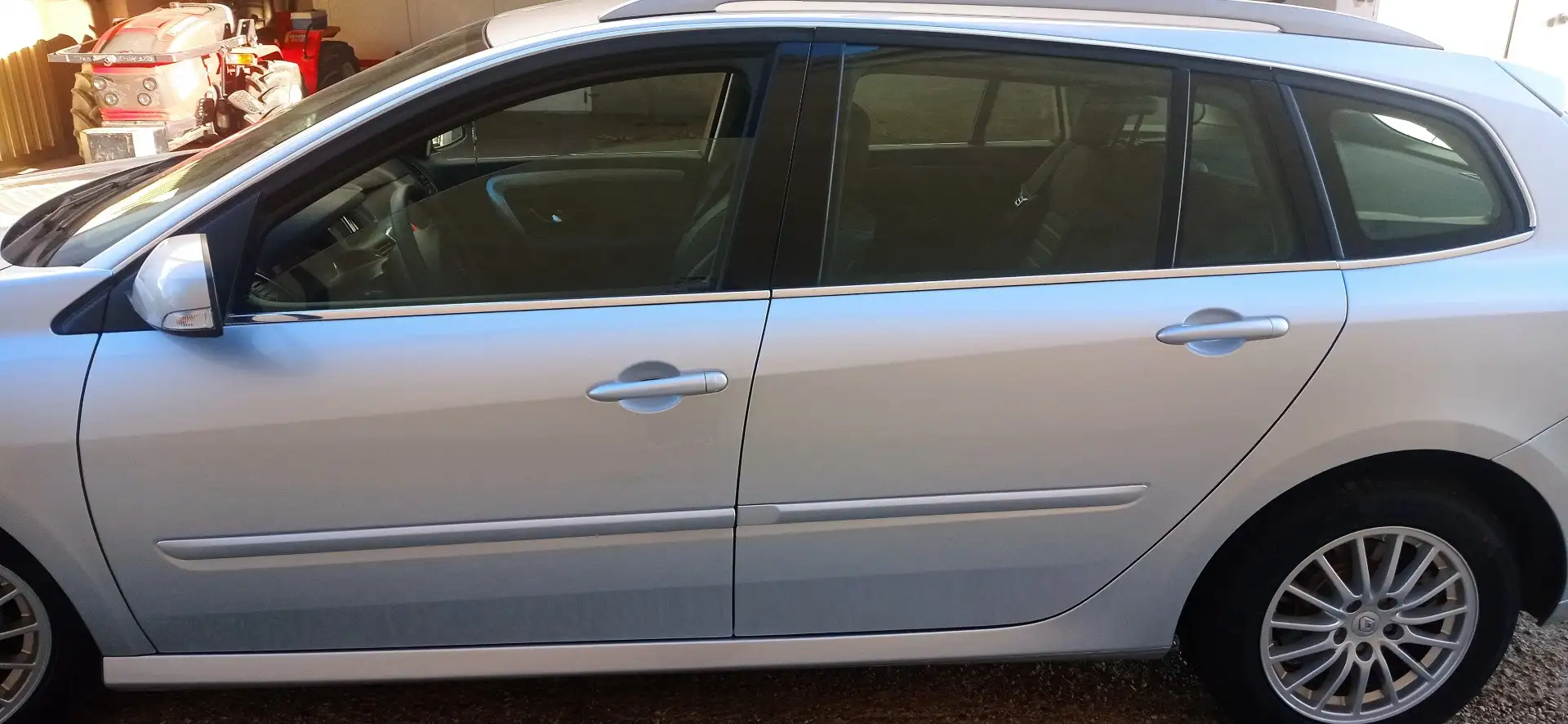 Renault Laguna 2.0 dci 16v Nav 150cv - 2