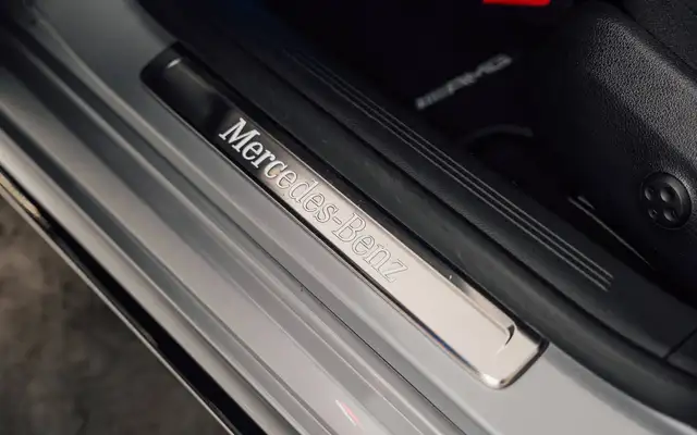Mercedes-Benz E-Class view 11