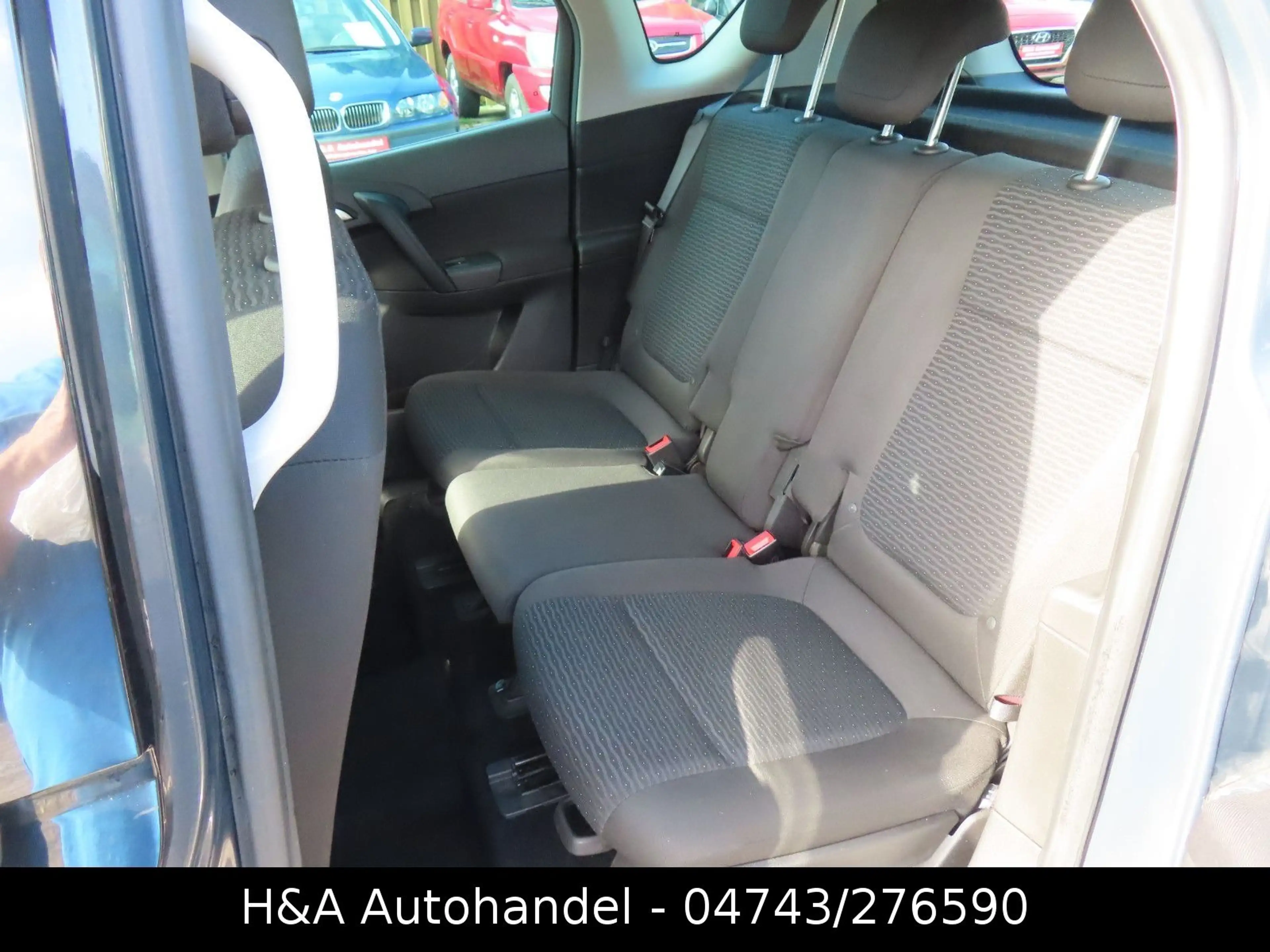 Opel Meriva B Active — photo 13